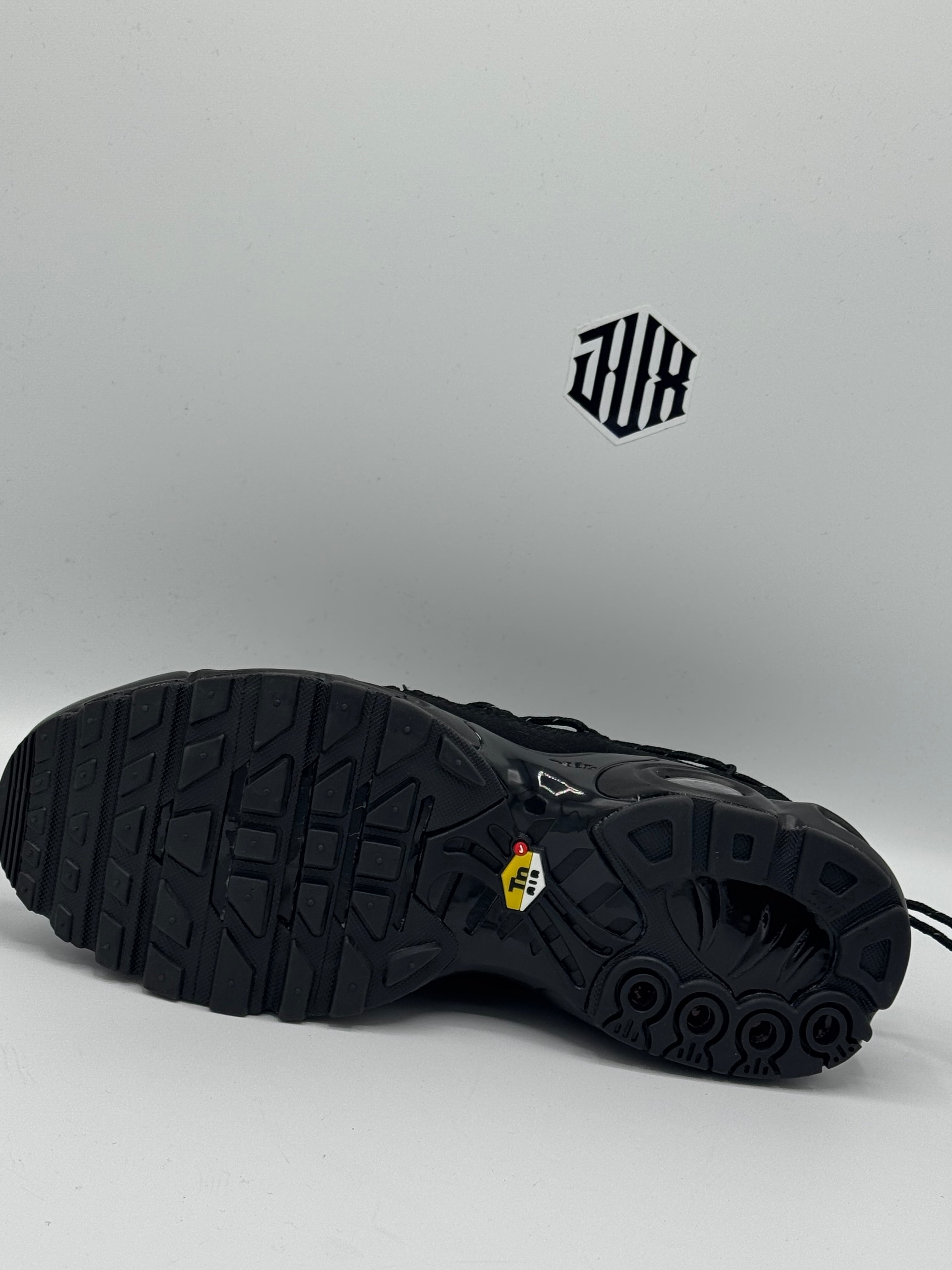 TN UTILITY BLACK WHITE