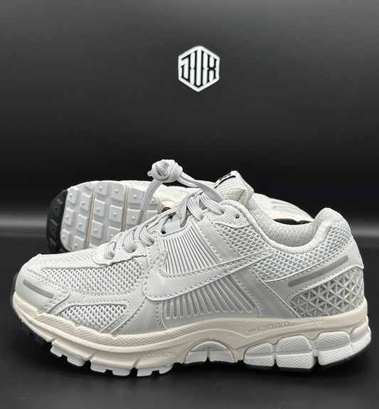 NIKE VOMERO 5 WHITE