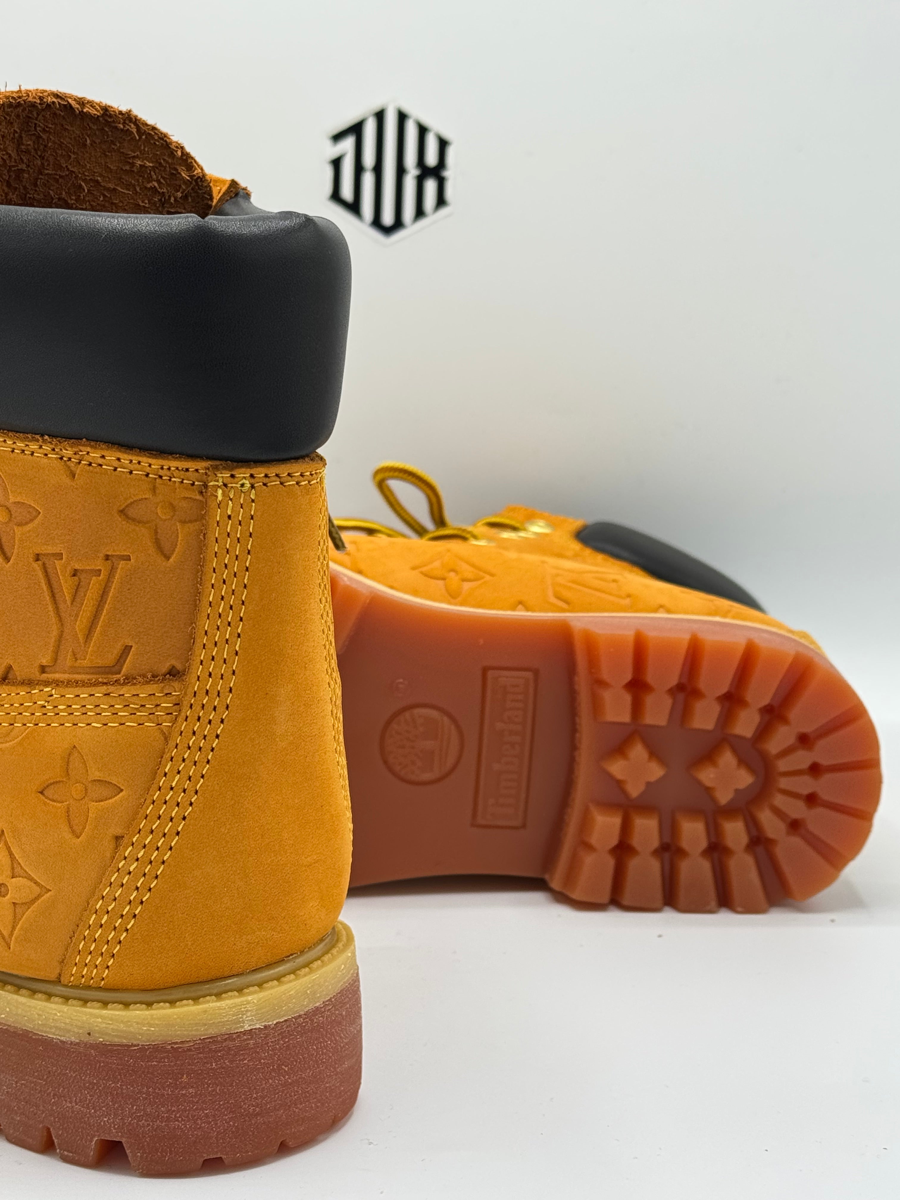 TIMBS x LV BEIGE (WITH BOX)