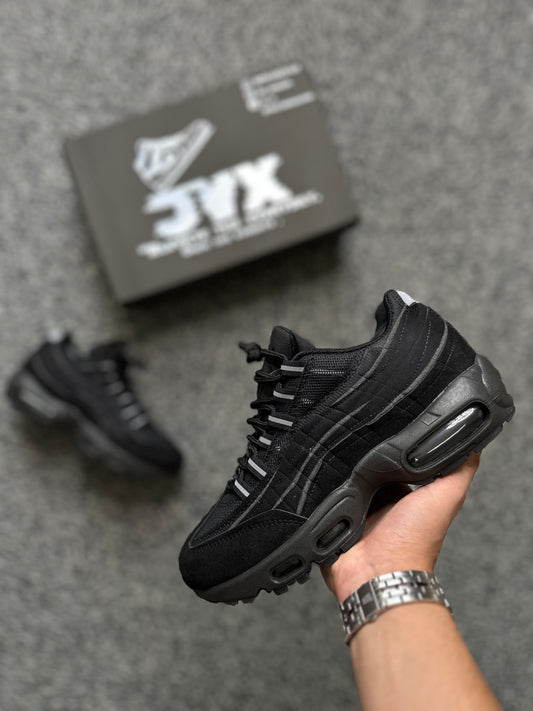 AIR MAX 95 x COMME DES GARÇONS BLACK