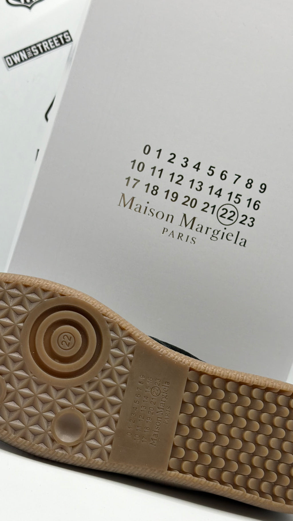 MAISON MARGIELA GATS BLACK GUM
