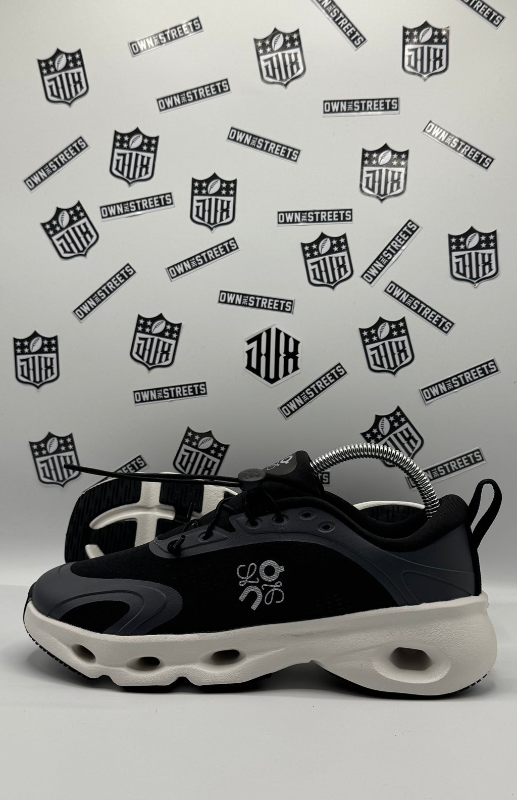 ON X LOEWE CLOUDSOLO BLACK WHITE