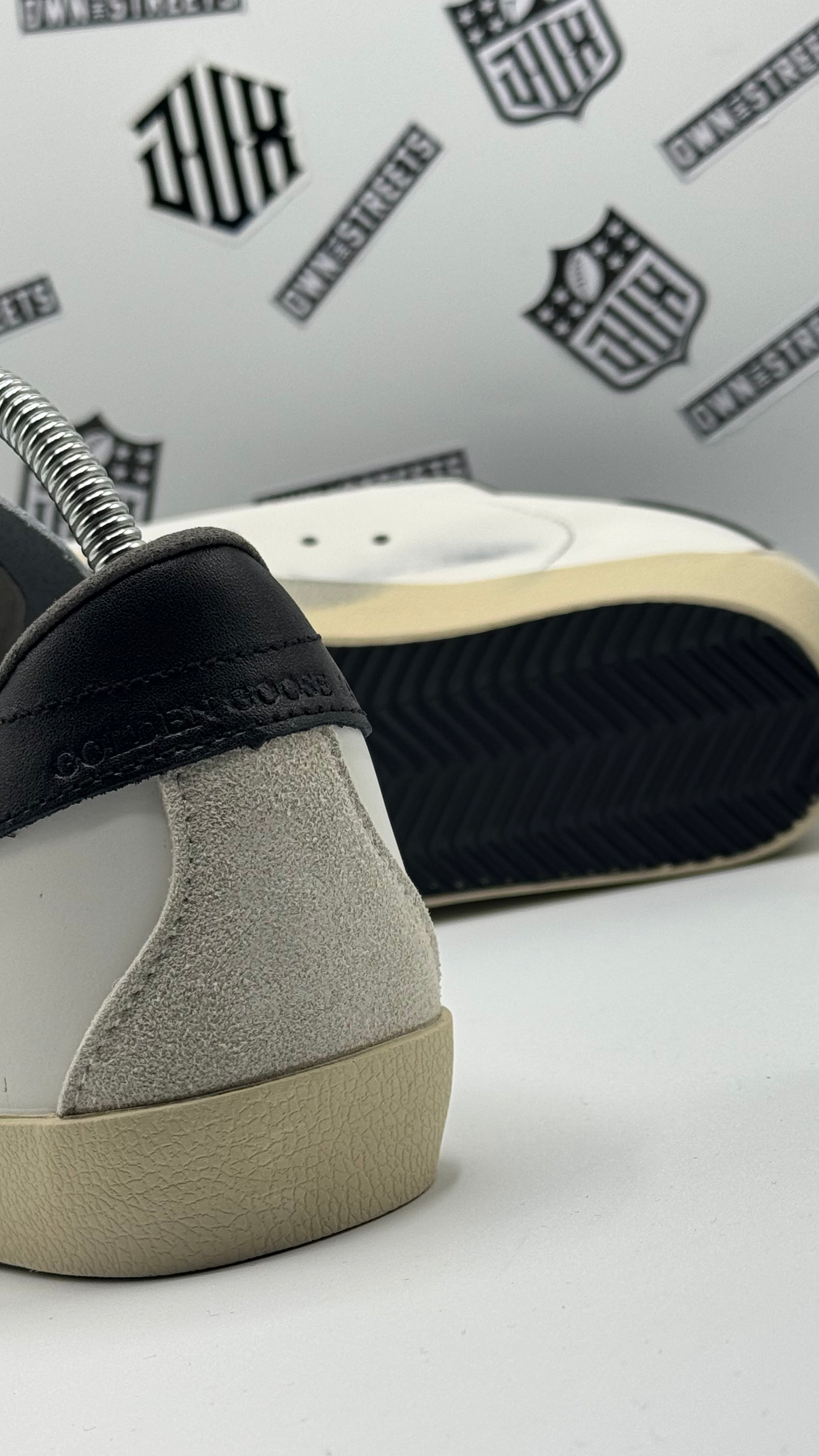 GOLDEN GOOSE SUPERSTAR LOW TOP SNEAKERS