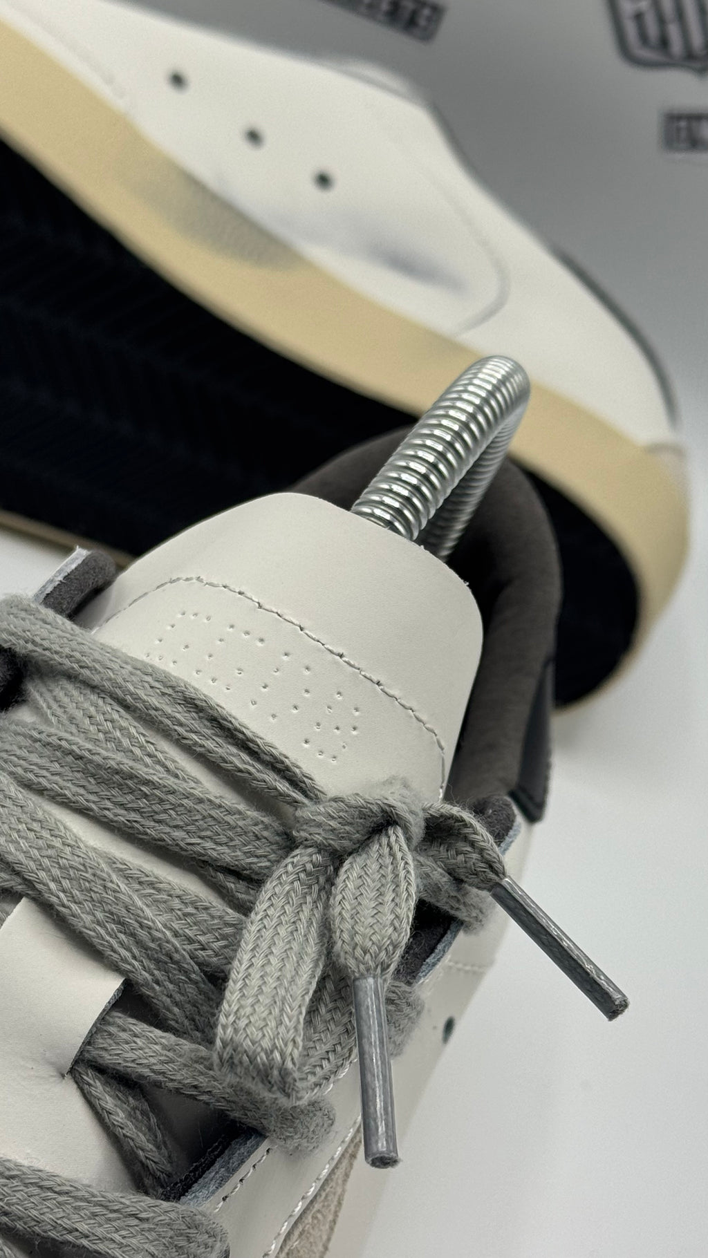 GOLDEN GOOSE SUPERSTAR LOW TOP SNEAKERS