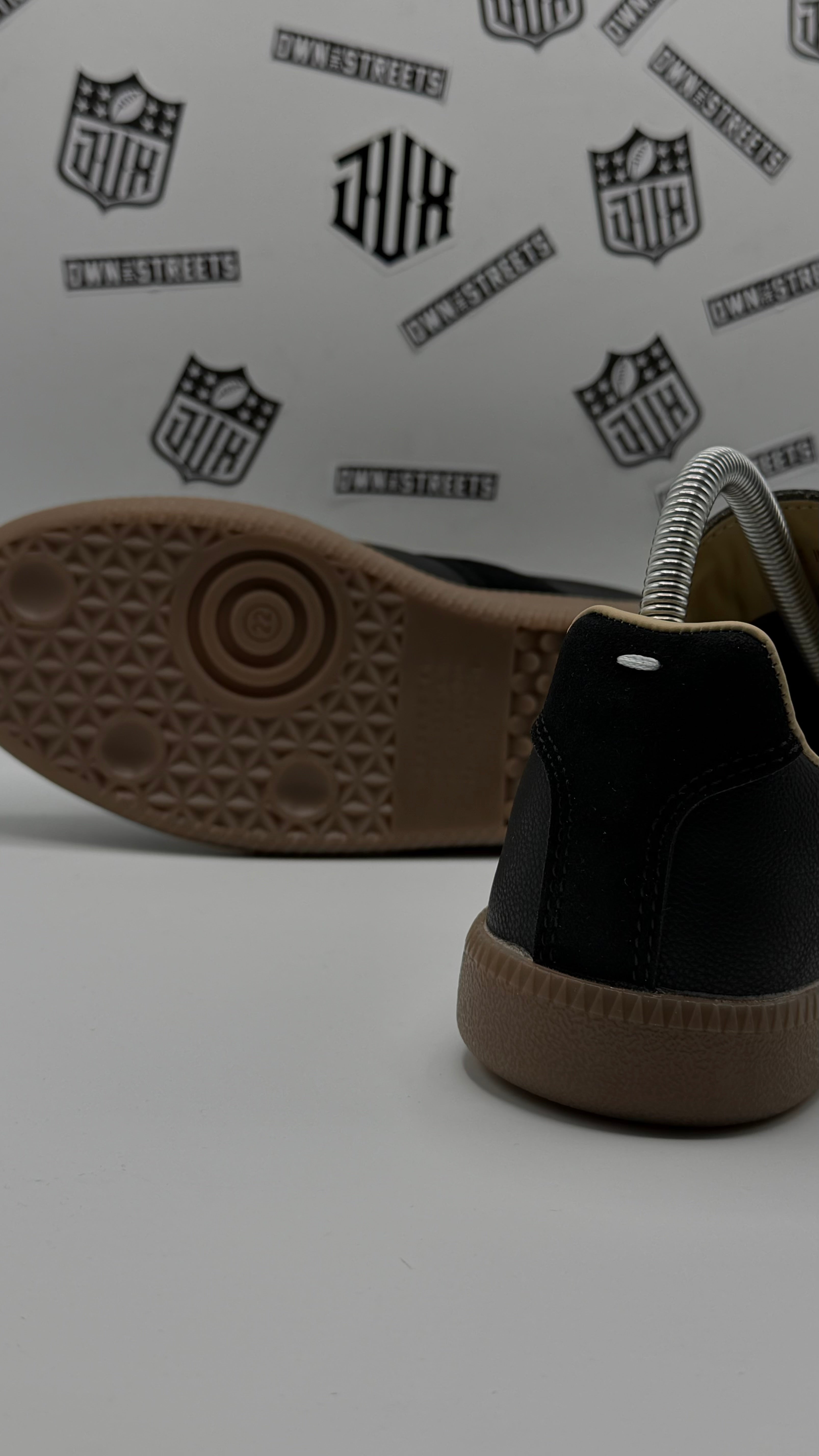 MAISON MARGIELA GATS BLACK GUM