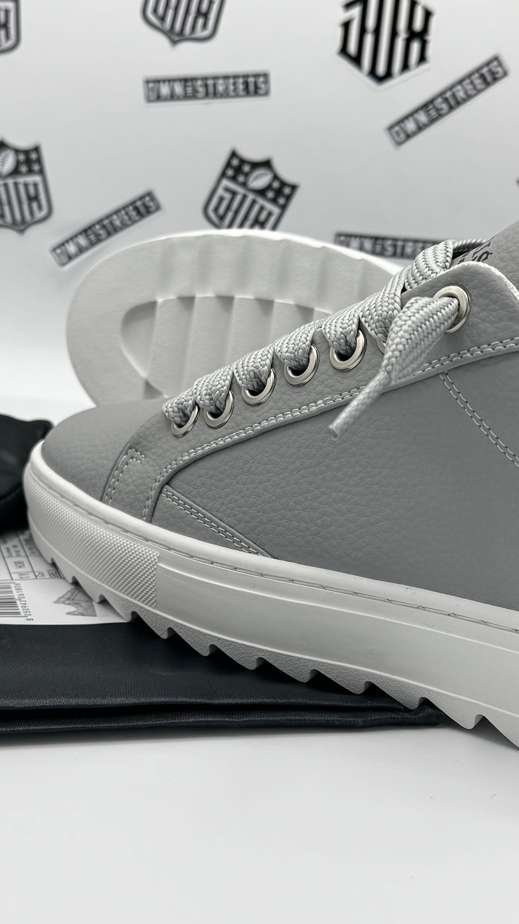 NUMERIS GREY LEATHER SNEAKERS (VVHQ)