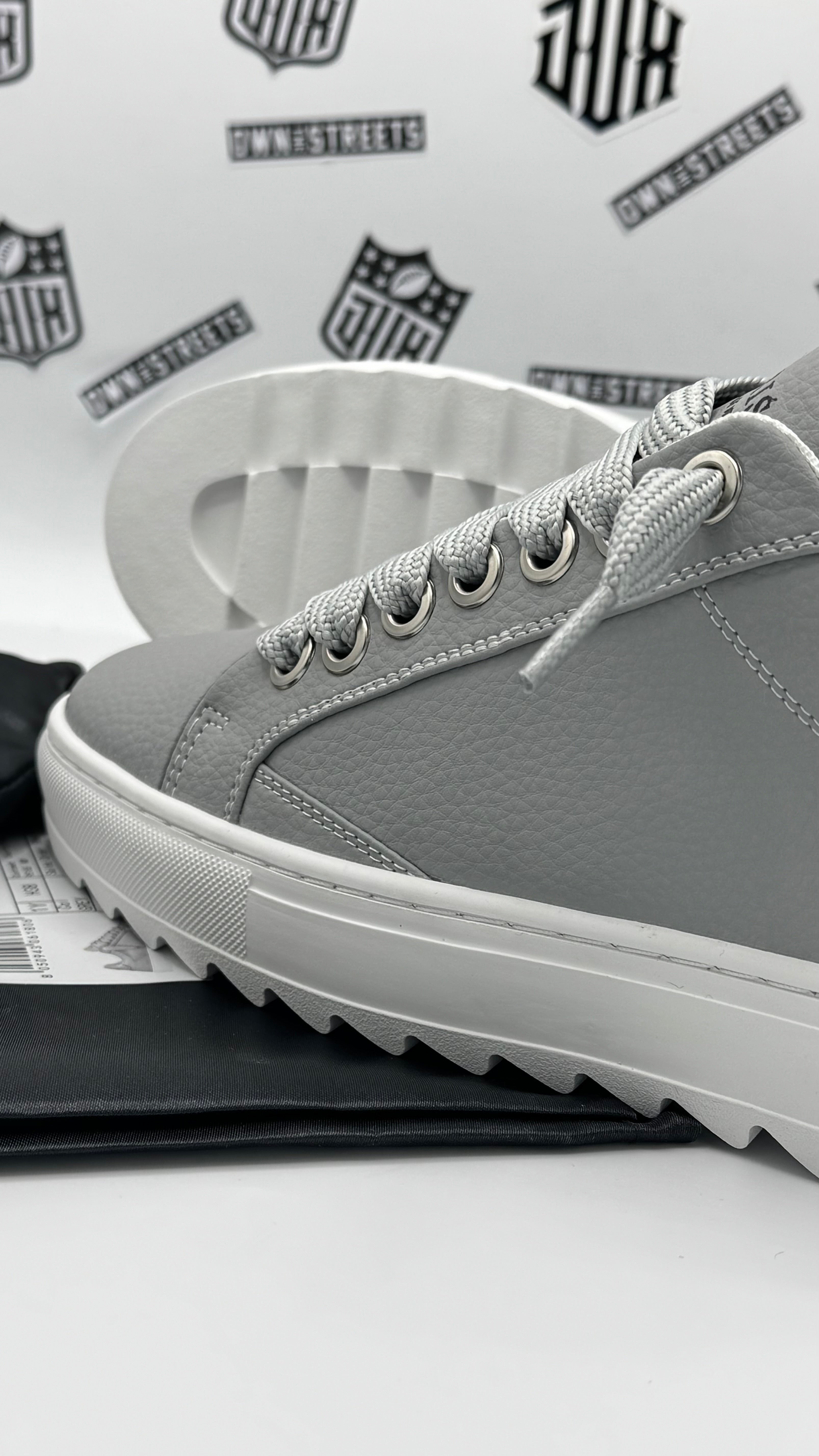 NUMERIS GREY LEATHER SNEAKERS (VVHQ)