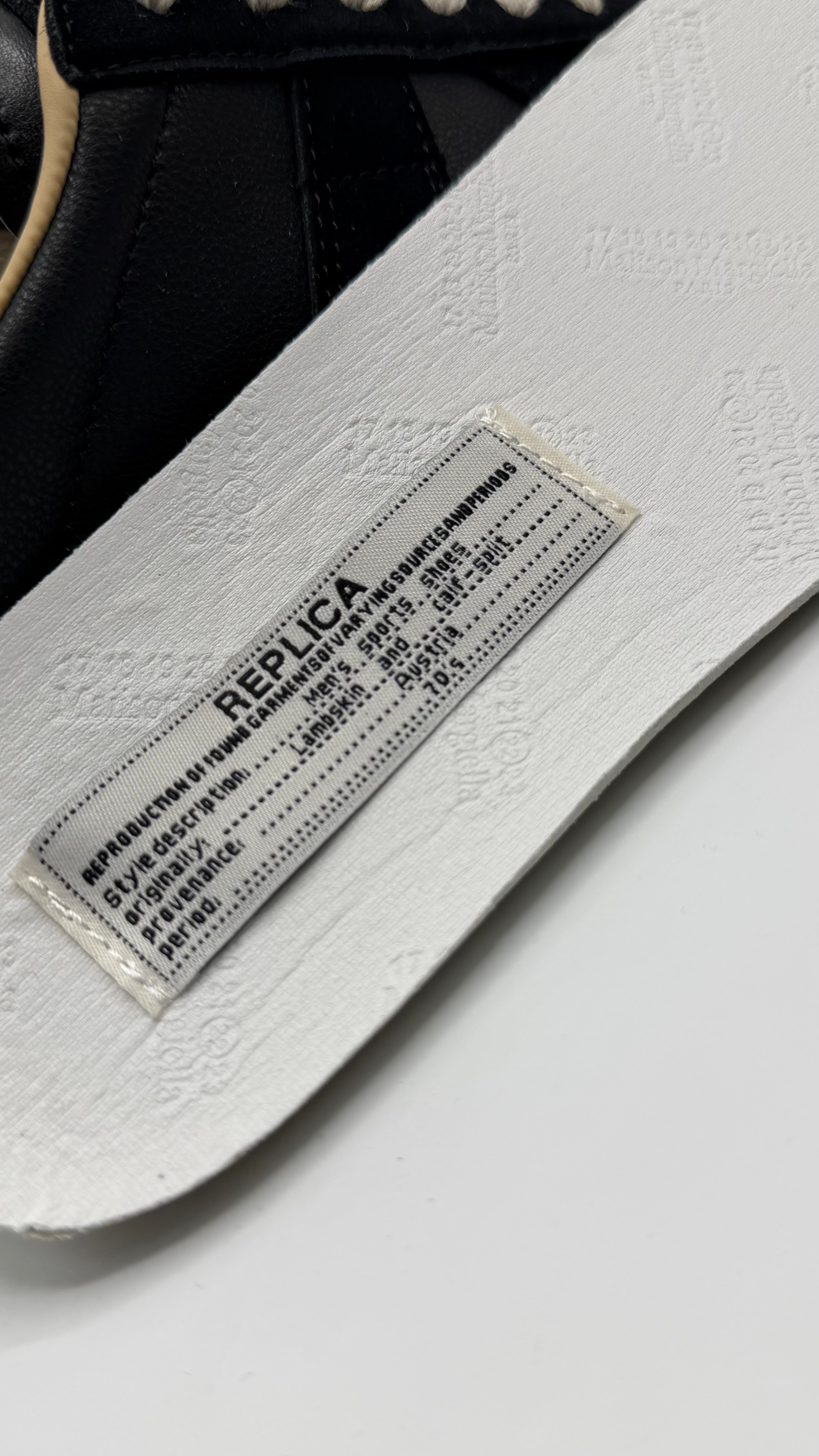 MAISON MARGIELA GATS BLACK GUM