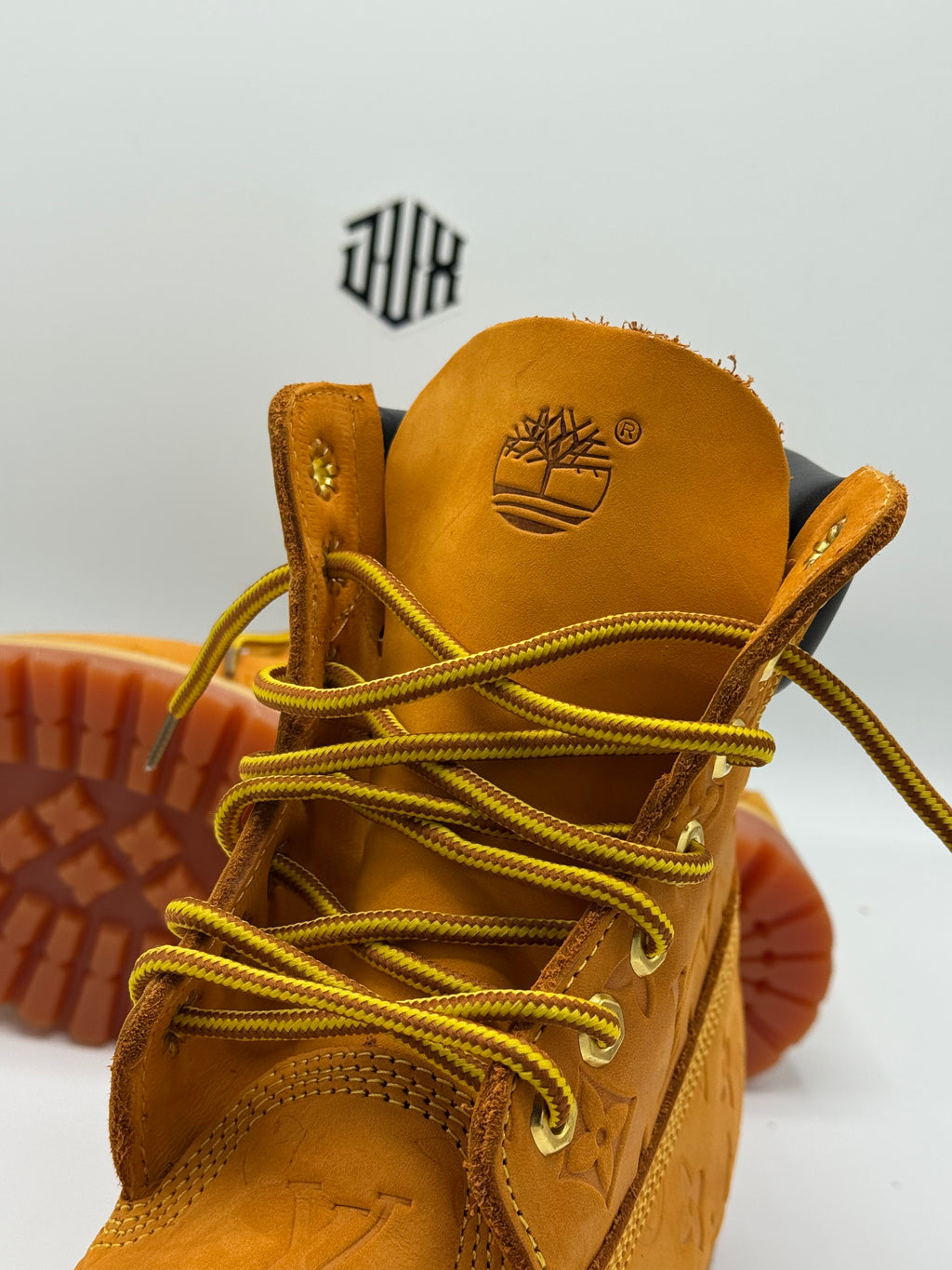 TIMBS x LV BEIGE (WITH BOX)