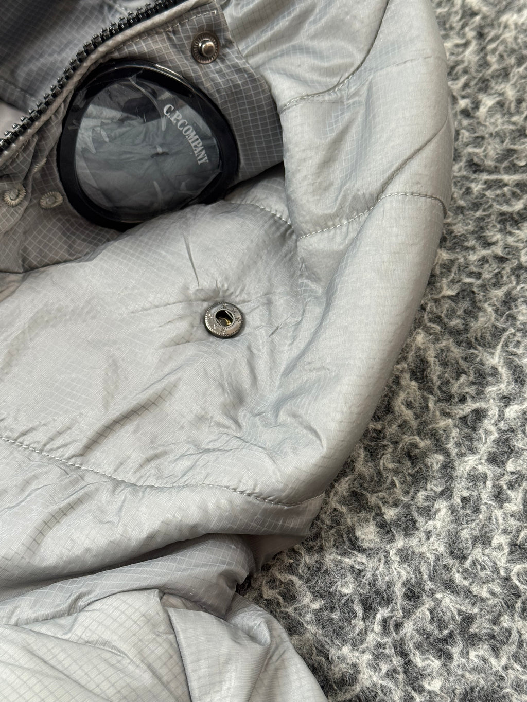 CP COMPANY x PALACE PUFFER JACKET GREY