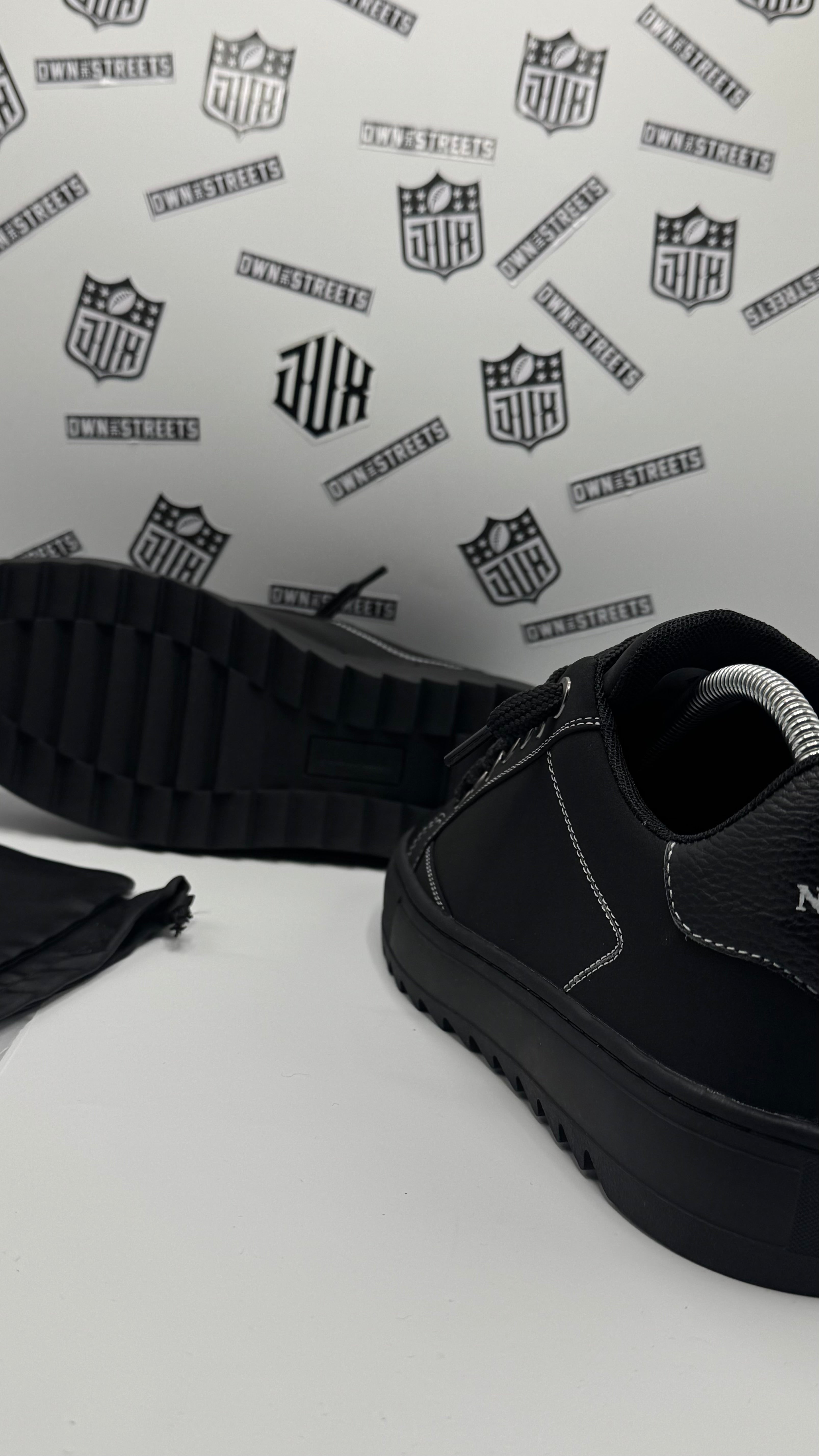 NUMERIS SNEAKERS FULL BLACK (VVHQ)