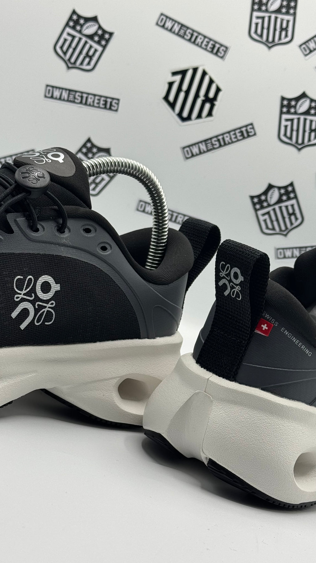 ON X LOEWE CLOUDSOLO BLACK WHITE