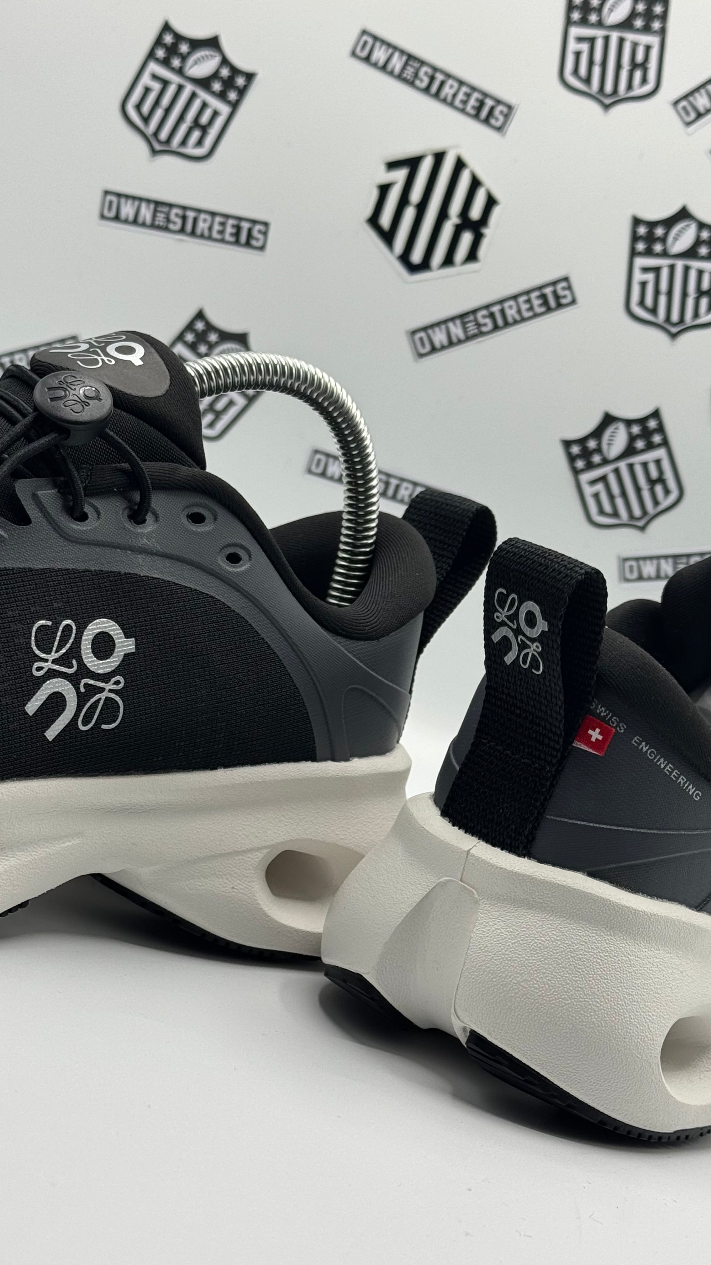 ON X LOEWE CLOUDSOLO BLACK WHITE