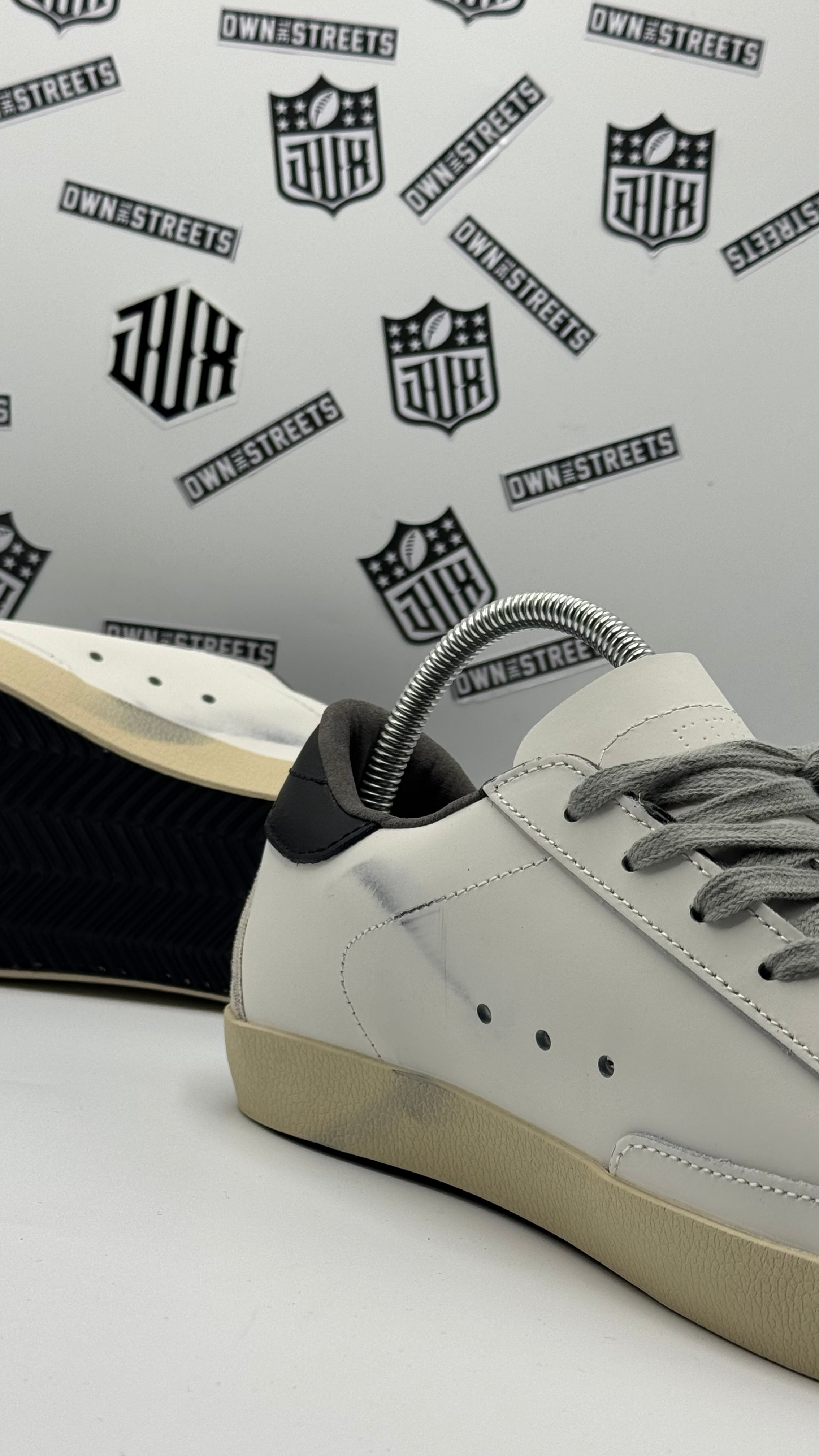 GOLDEN GOOSE SUPERSTAR LOW TOP SNEAKERS