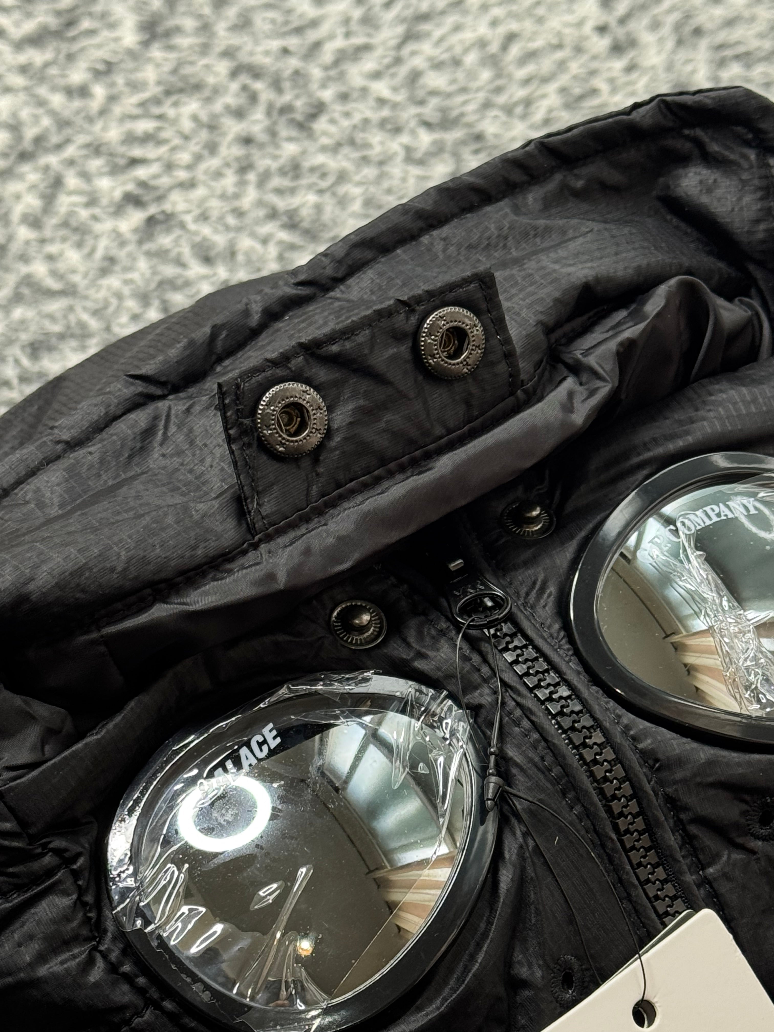 CP COMPANY x PALACE PUFFER BLACK JACKET