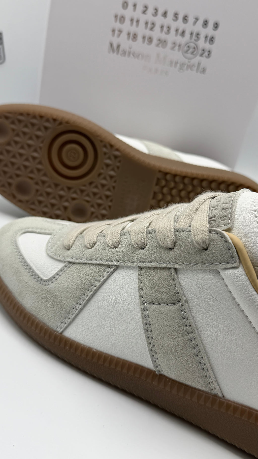 MAISON MARGIELA GATS WHITE GUM
