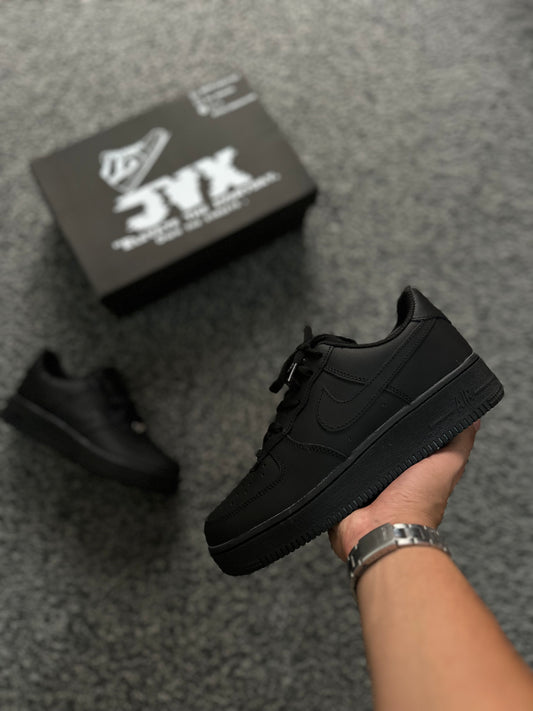 AIR FORCE 1 TRIPLE BLACK