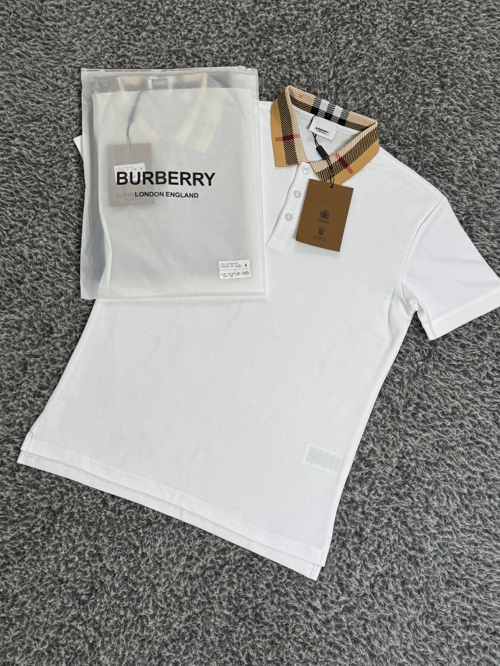 POLO BURBERRY WHITE ( TRIPLE A QUALITY ) (PHOTO RÈELE)