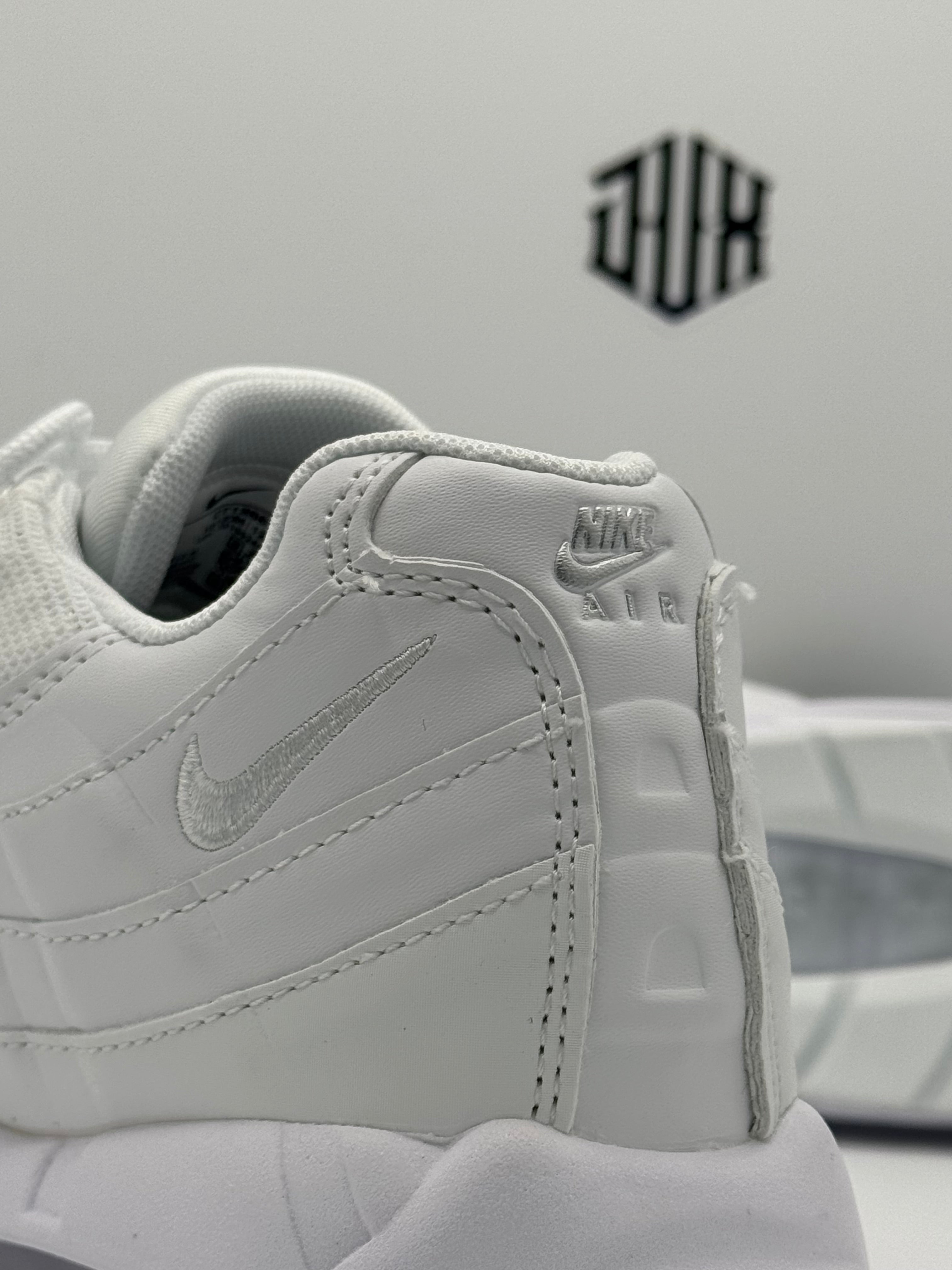 AIR MAX 95 TRIPLE WHITE