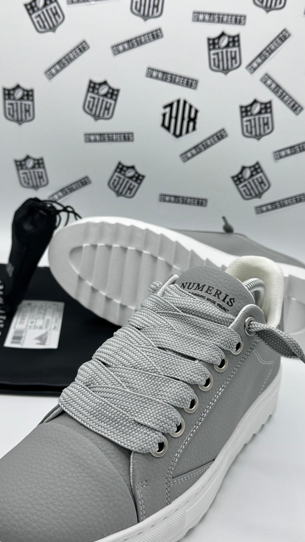 NUMERIS GREY LEATHER SNEAKERS (VVHQ)
