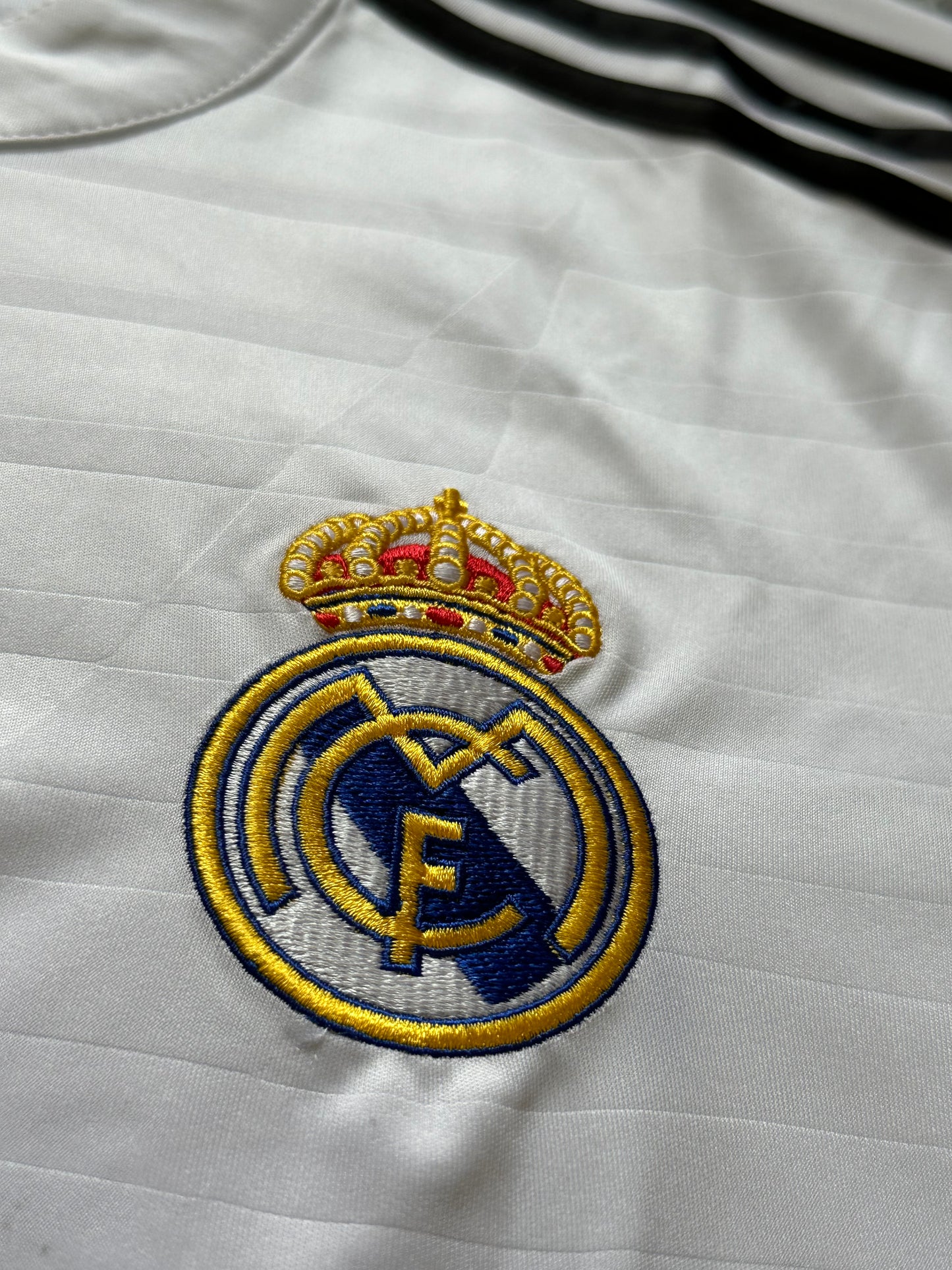 VINTAGE REAL MADRID 2015 OFFICIAL KIT