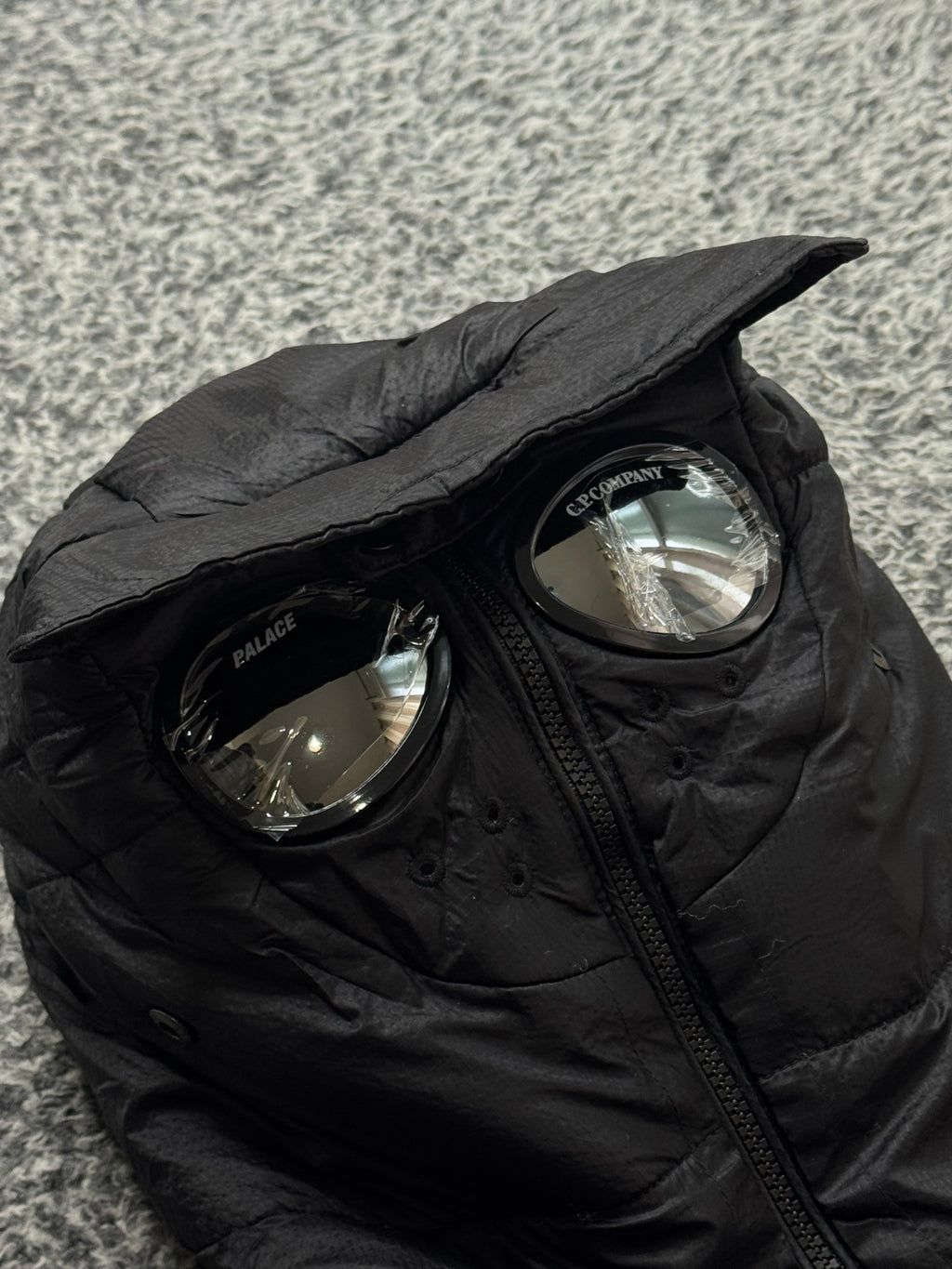 CP COMPANY x PALACE PUFFER BLACK JACKET