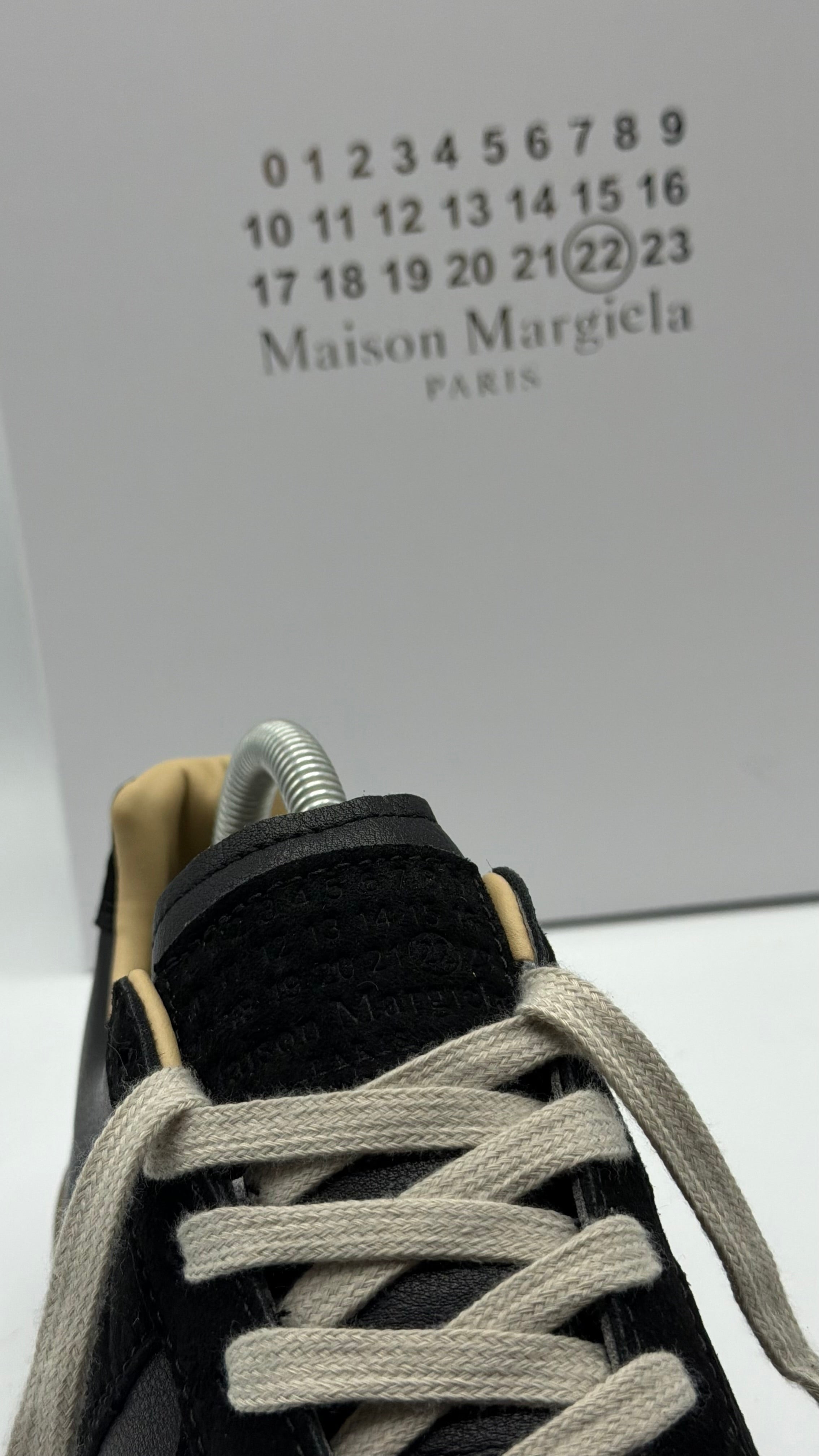 MAISON MARGIELA GATS BLACK GUM