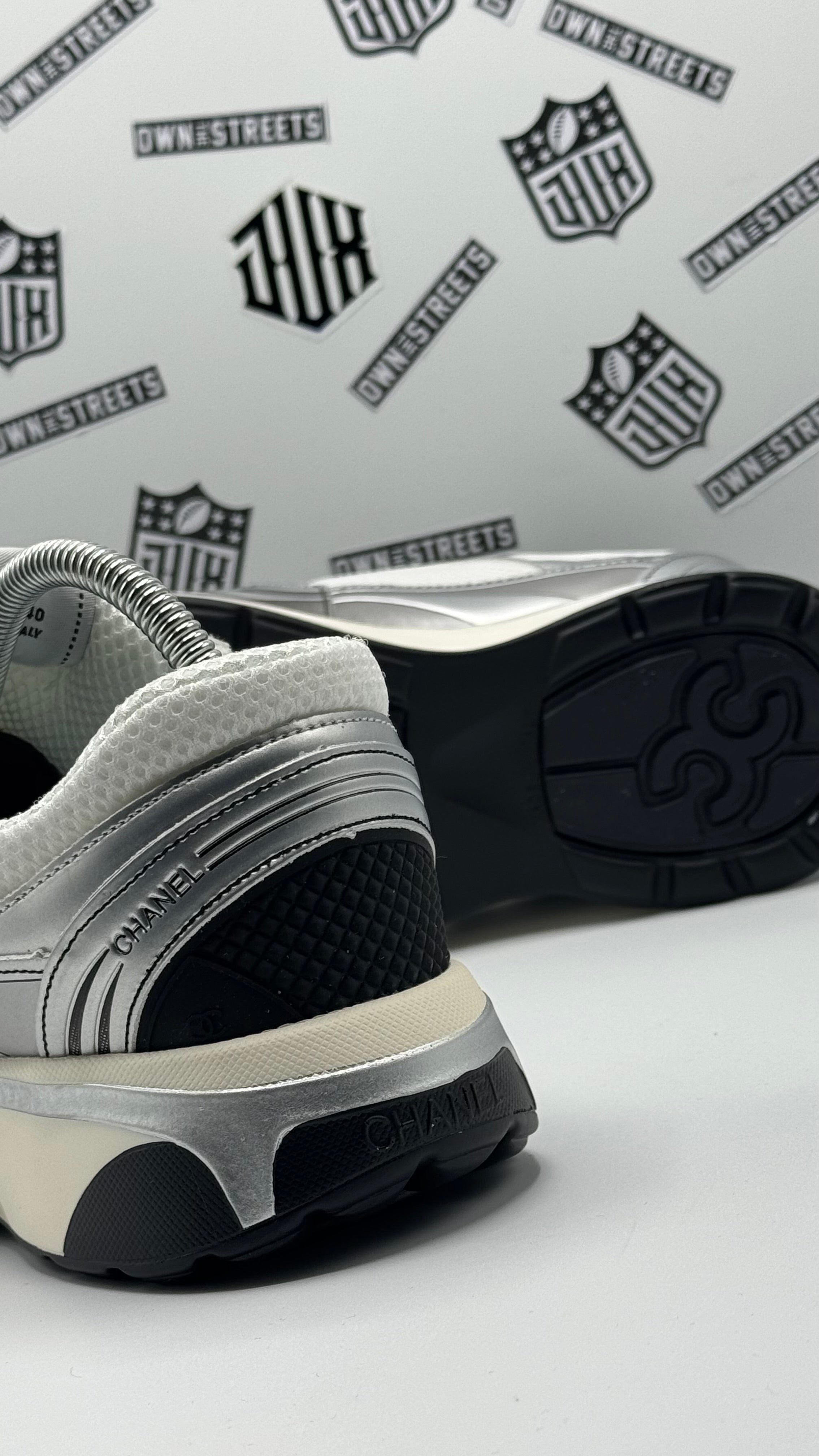 CHANEL CC RUNNER SILVER