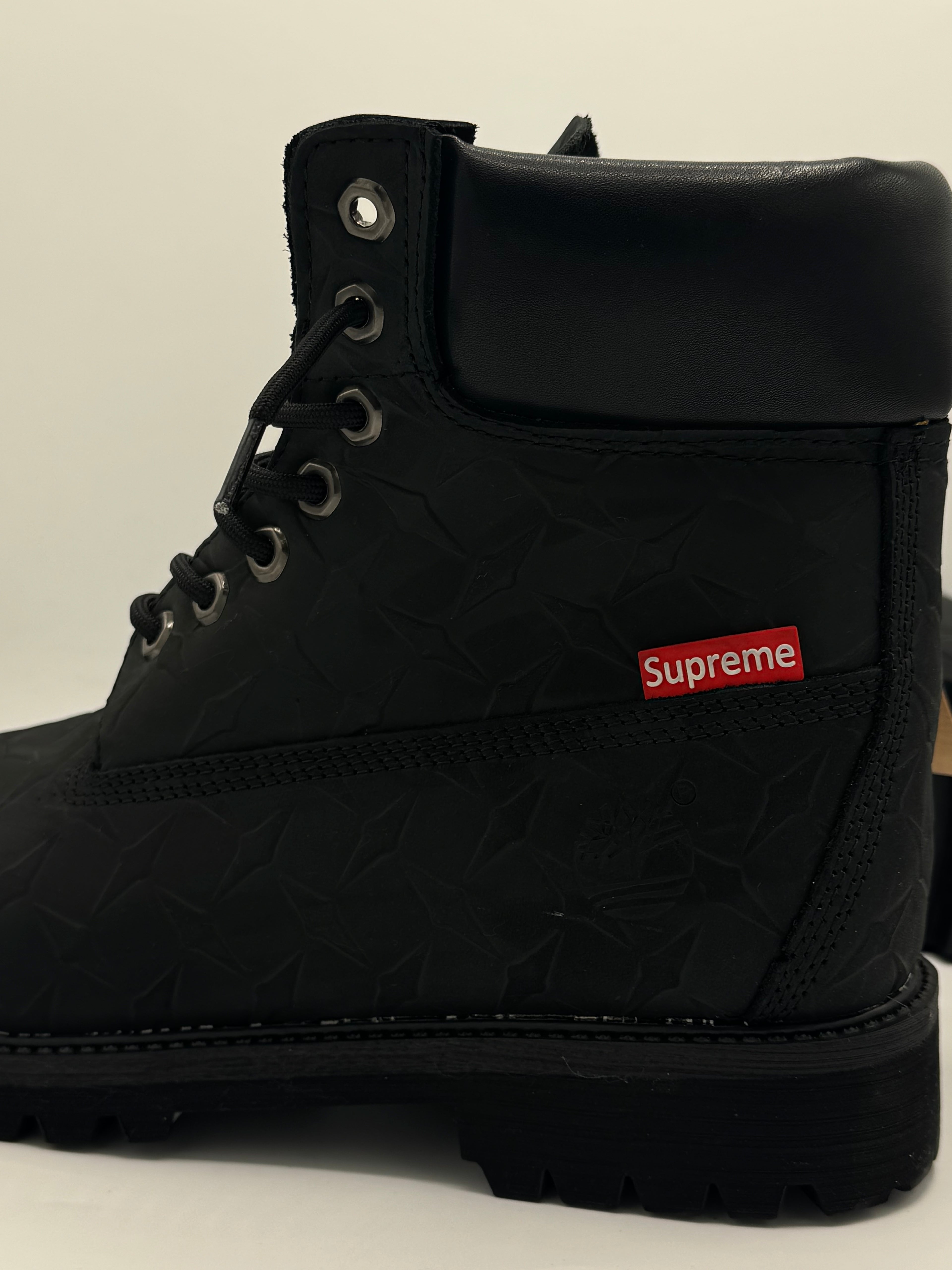 TIMBS x SUPREME BLACK (WITH BOX)