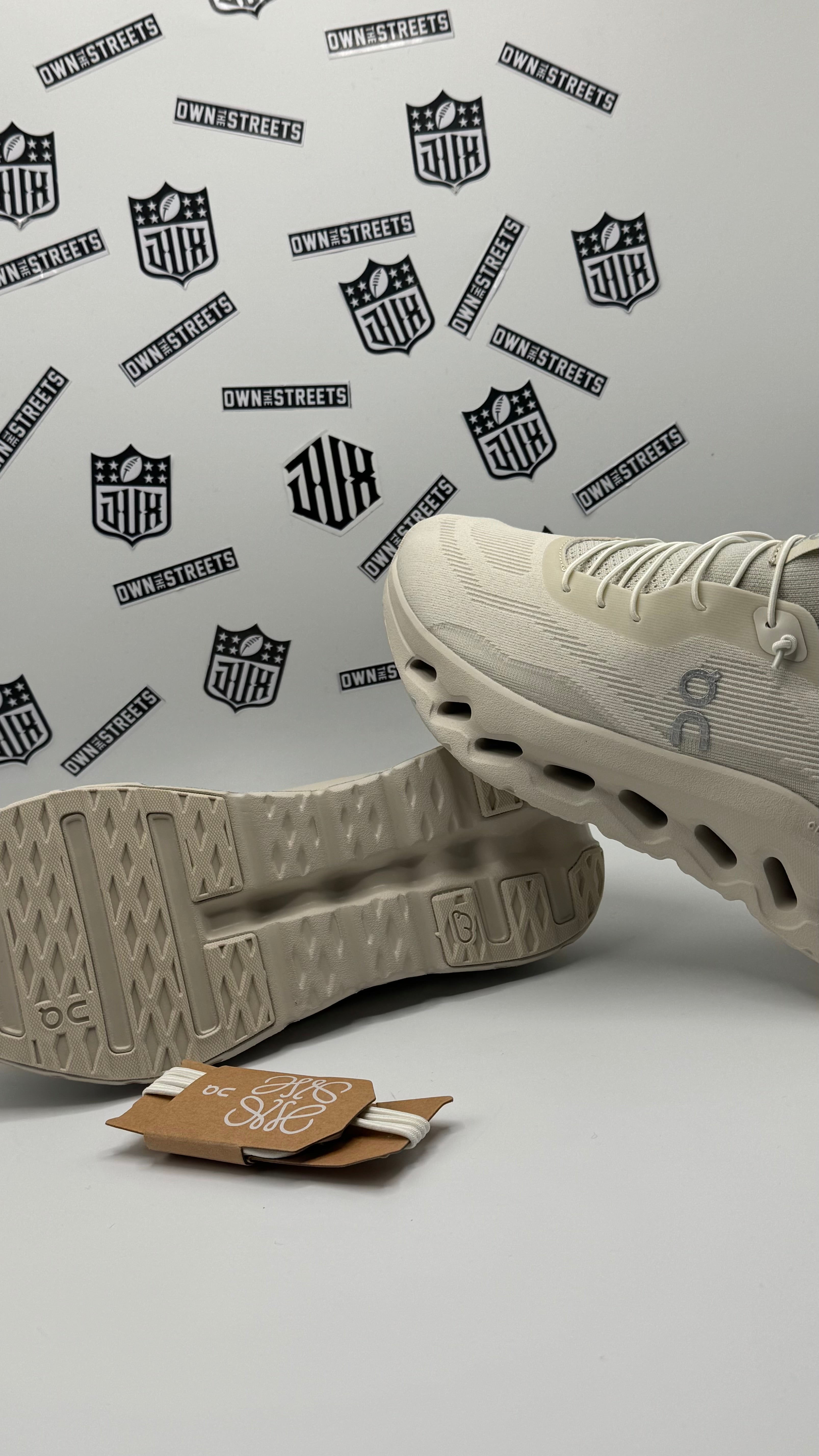 ON X LOEWE CLOUDTILT 1.0 SAND