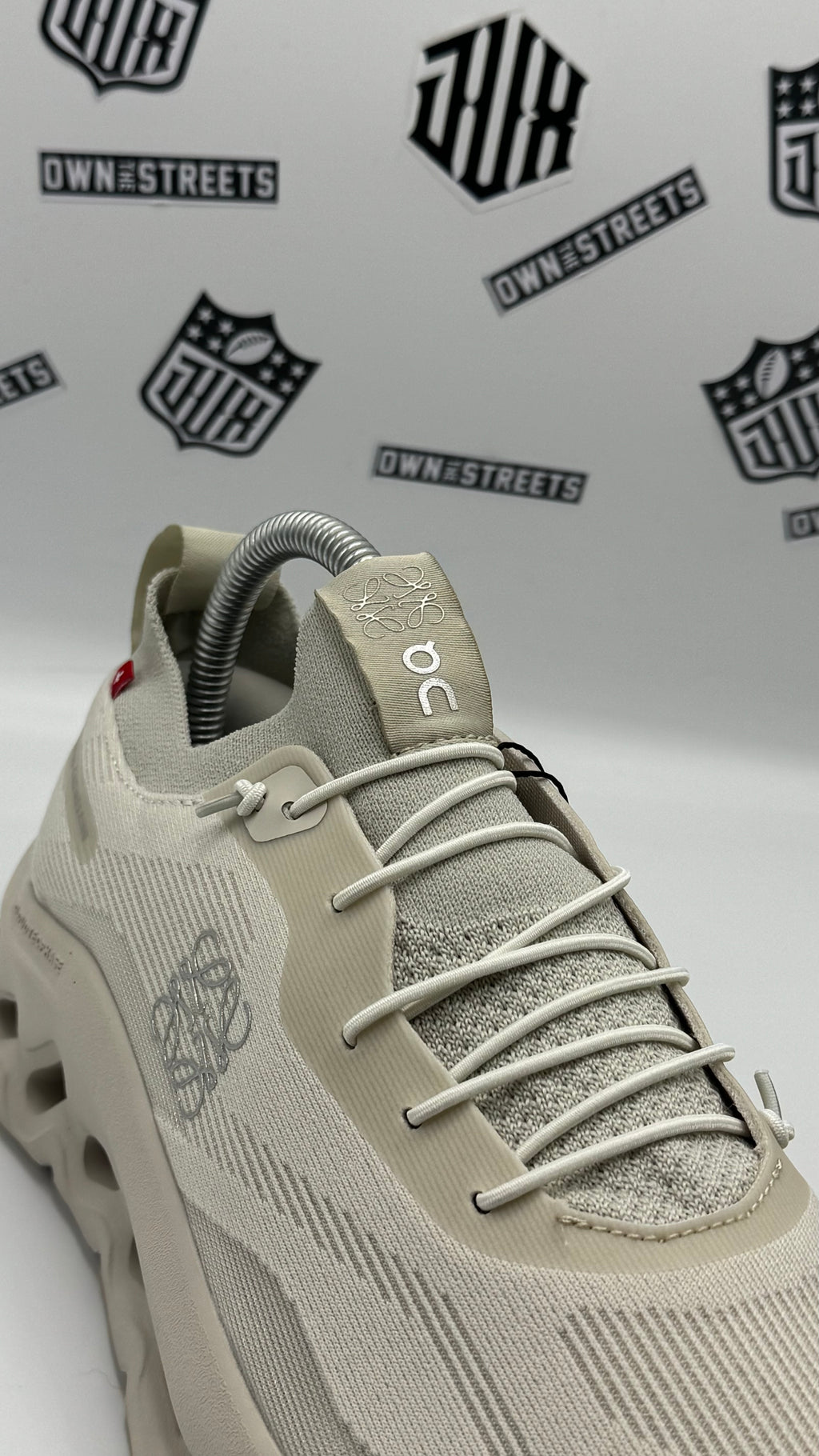 ON X LOEWE CLOUDTILT 1.0 SAND