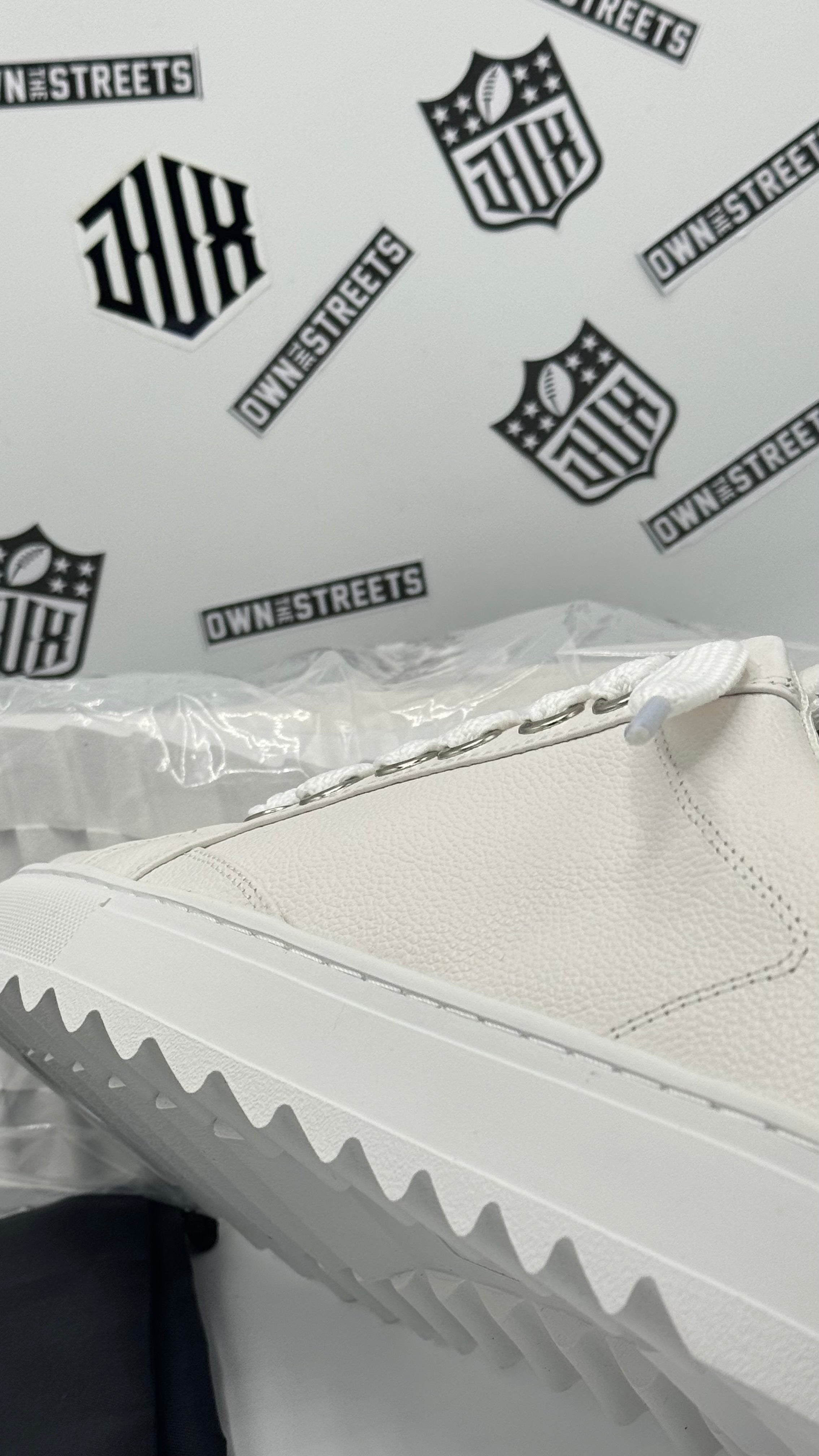 NUMERIS WHITE LEATHER SNEAKERS (VVHQ)