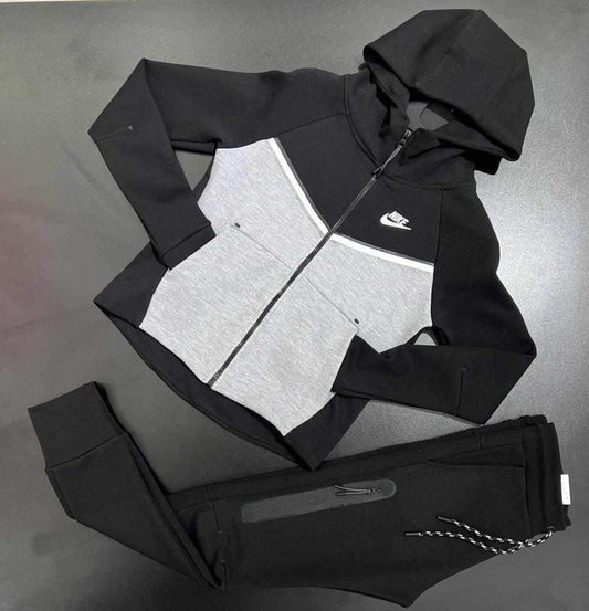 Nike Tech Fleece For Women 👧