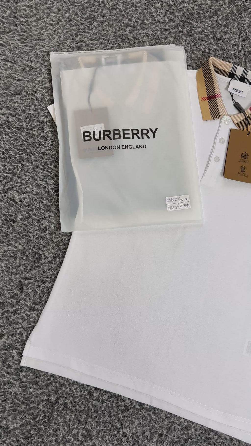 POLO BURBERRY WHITE ( TRIPLE A QUALITY ) (PHOTO RÈELE)