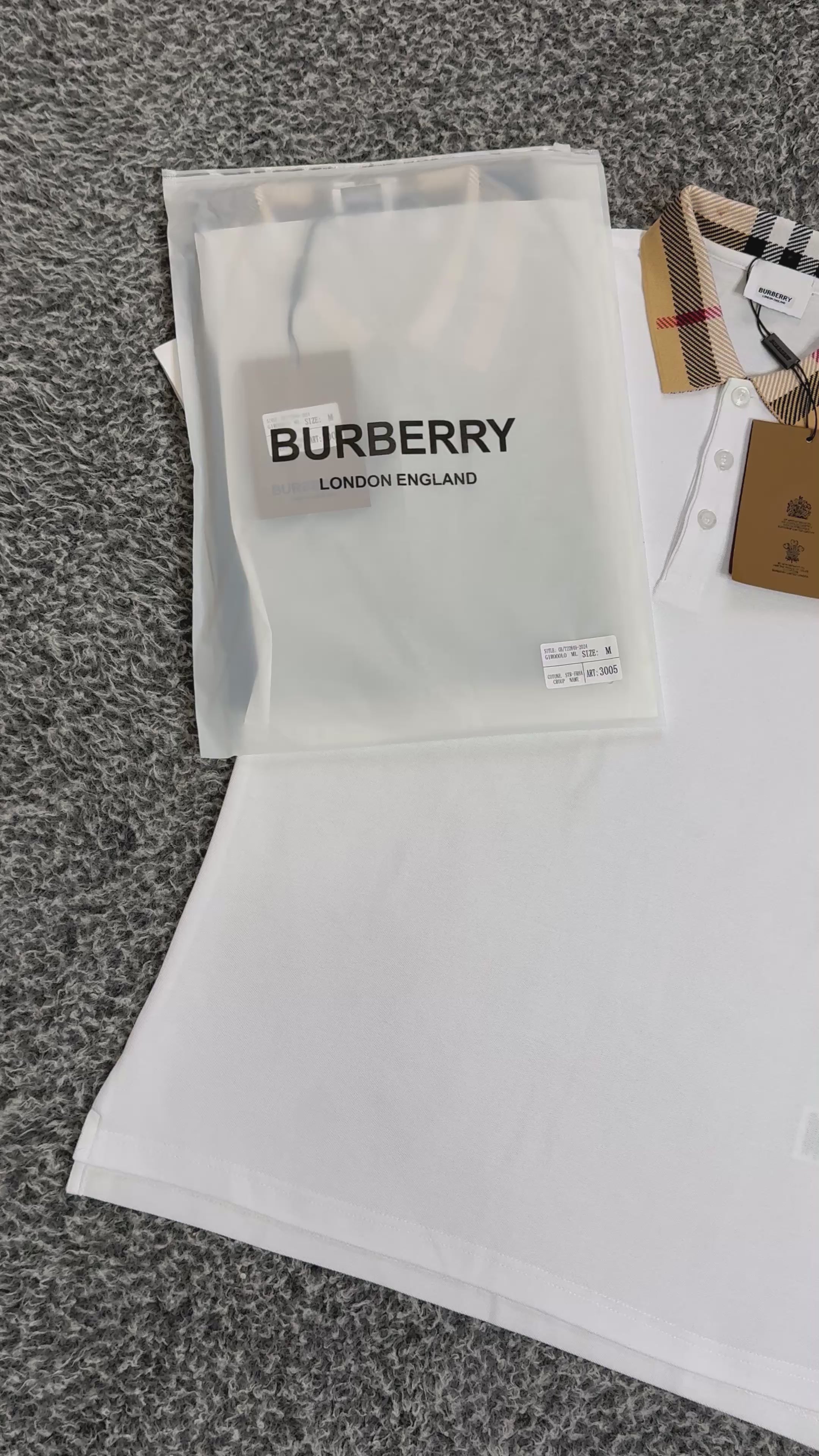 POLO BURBERRY WHITE ( TRIPLE A QUALITY ) (PHOTO RÈELE)