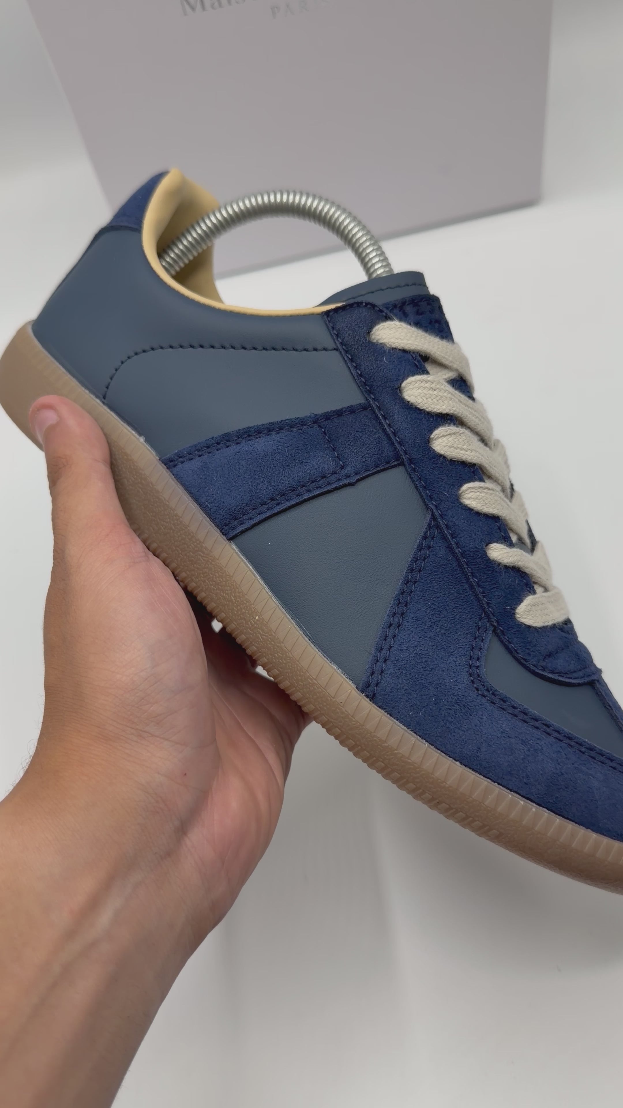 MAISON MARGIELA GATS NAVY BLUE