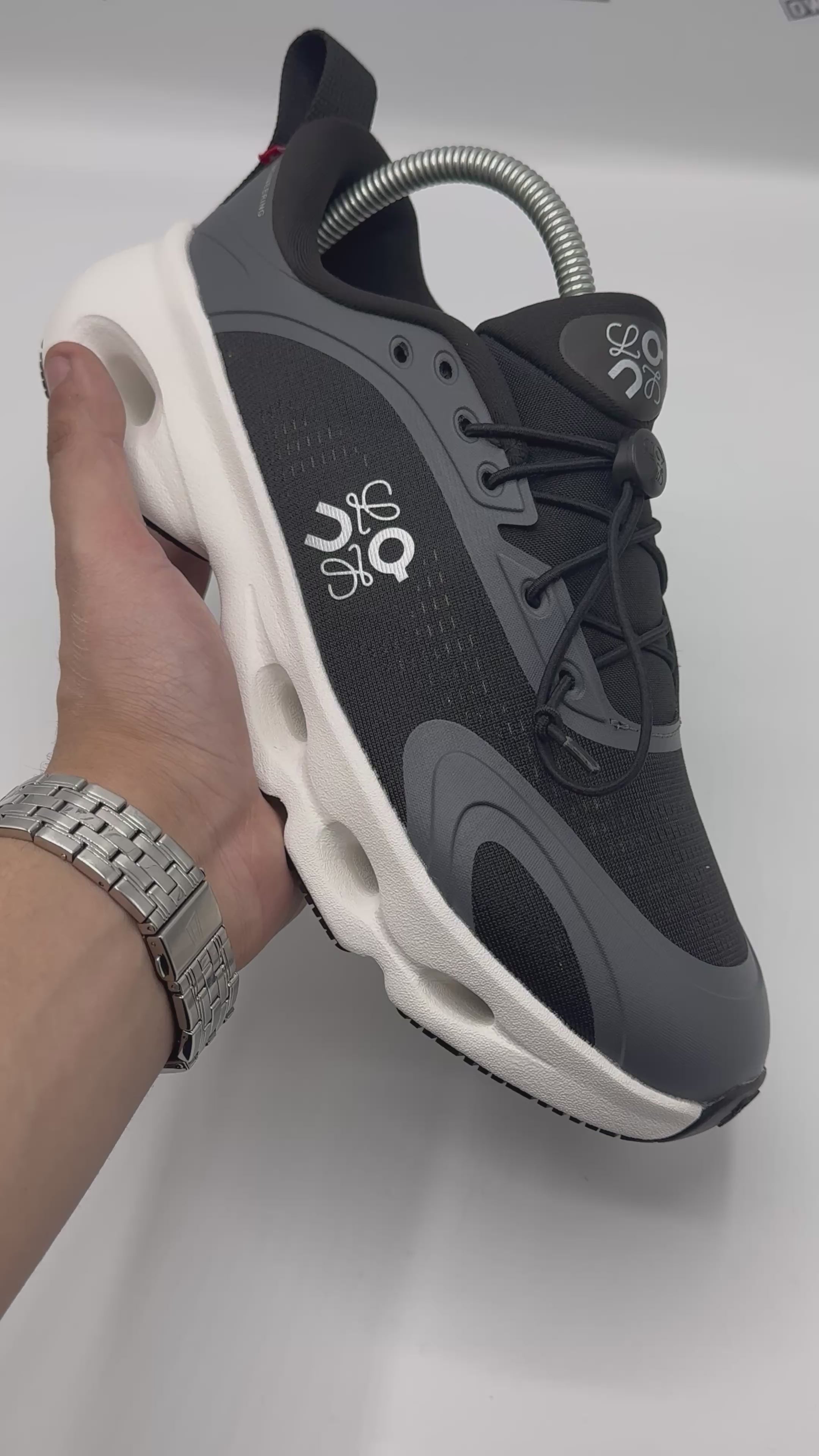 ON X LOEWE CLOUDSOLO BLACK WHITE