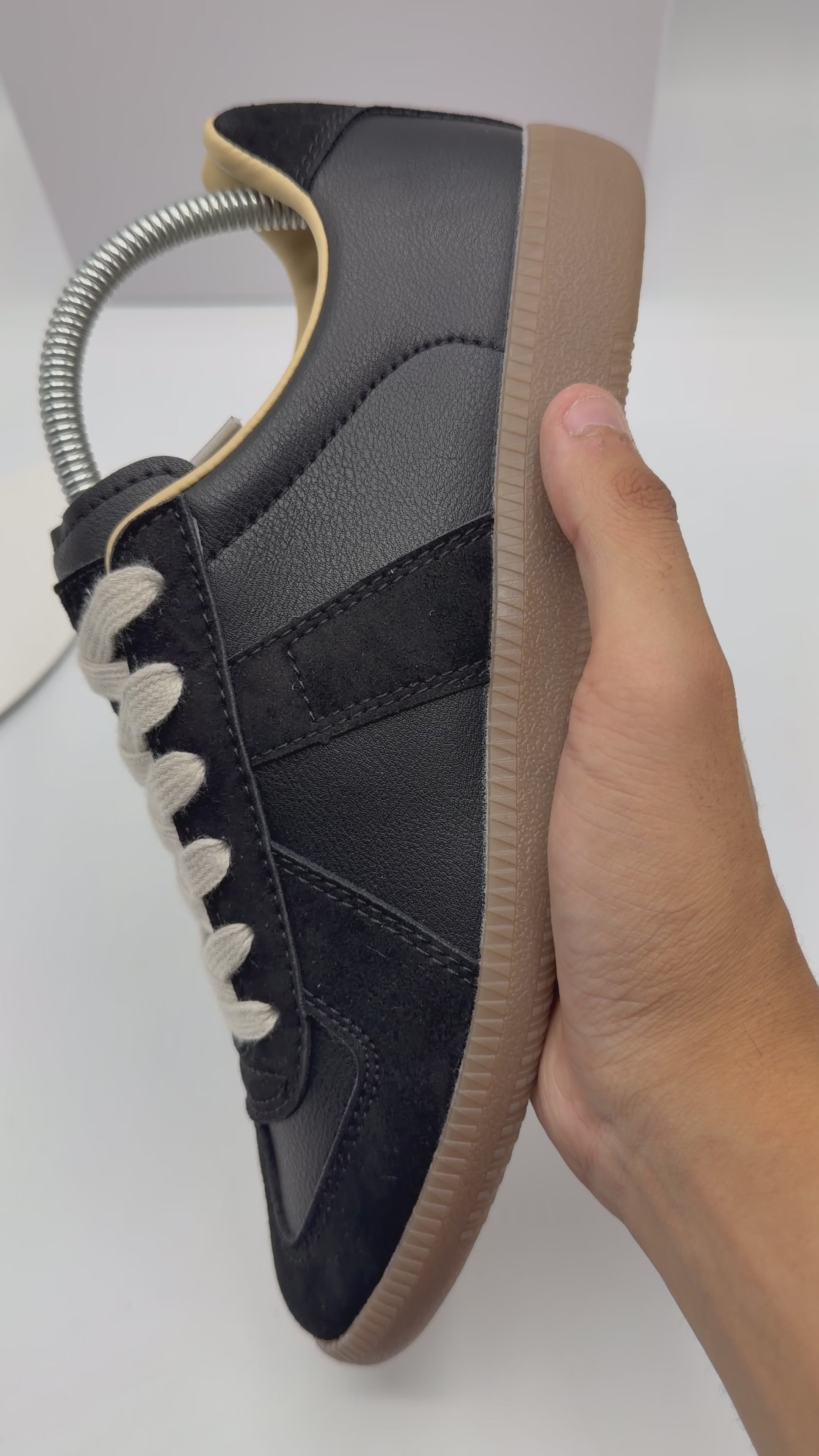 MAISON MARGIELA GATS BLACK GUM