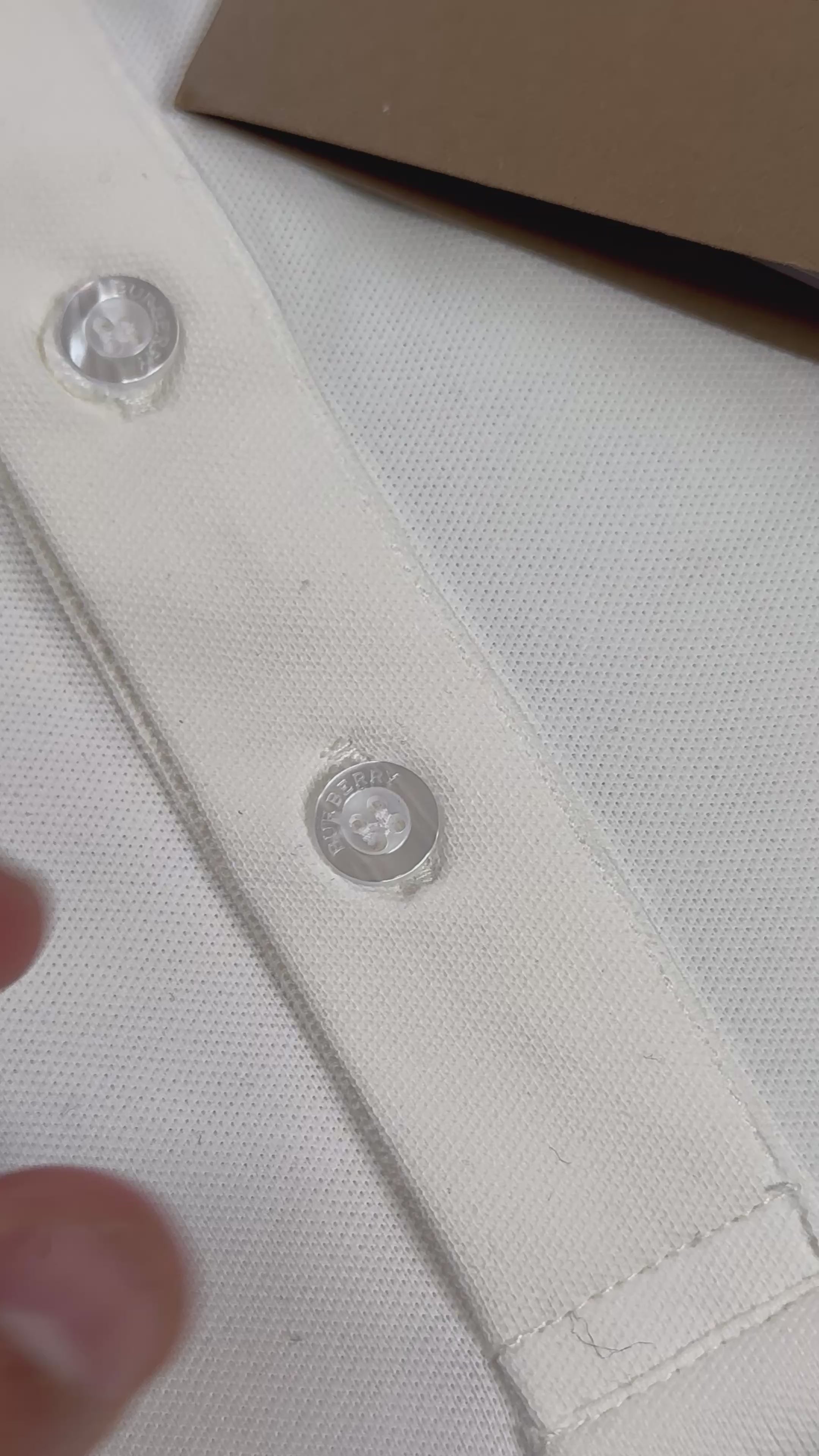 POLO BURBERRY WHITE ( TRIPLE A QUALITY ) (PHOTO RÈELE)