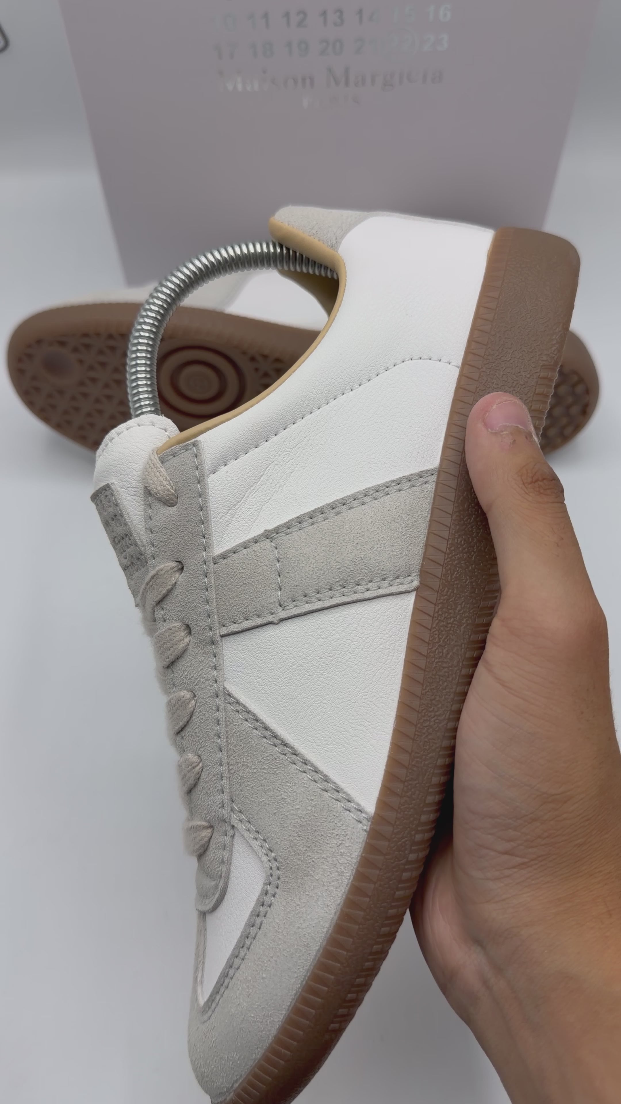 MAISON MARGIELA GATS WHITE GUM