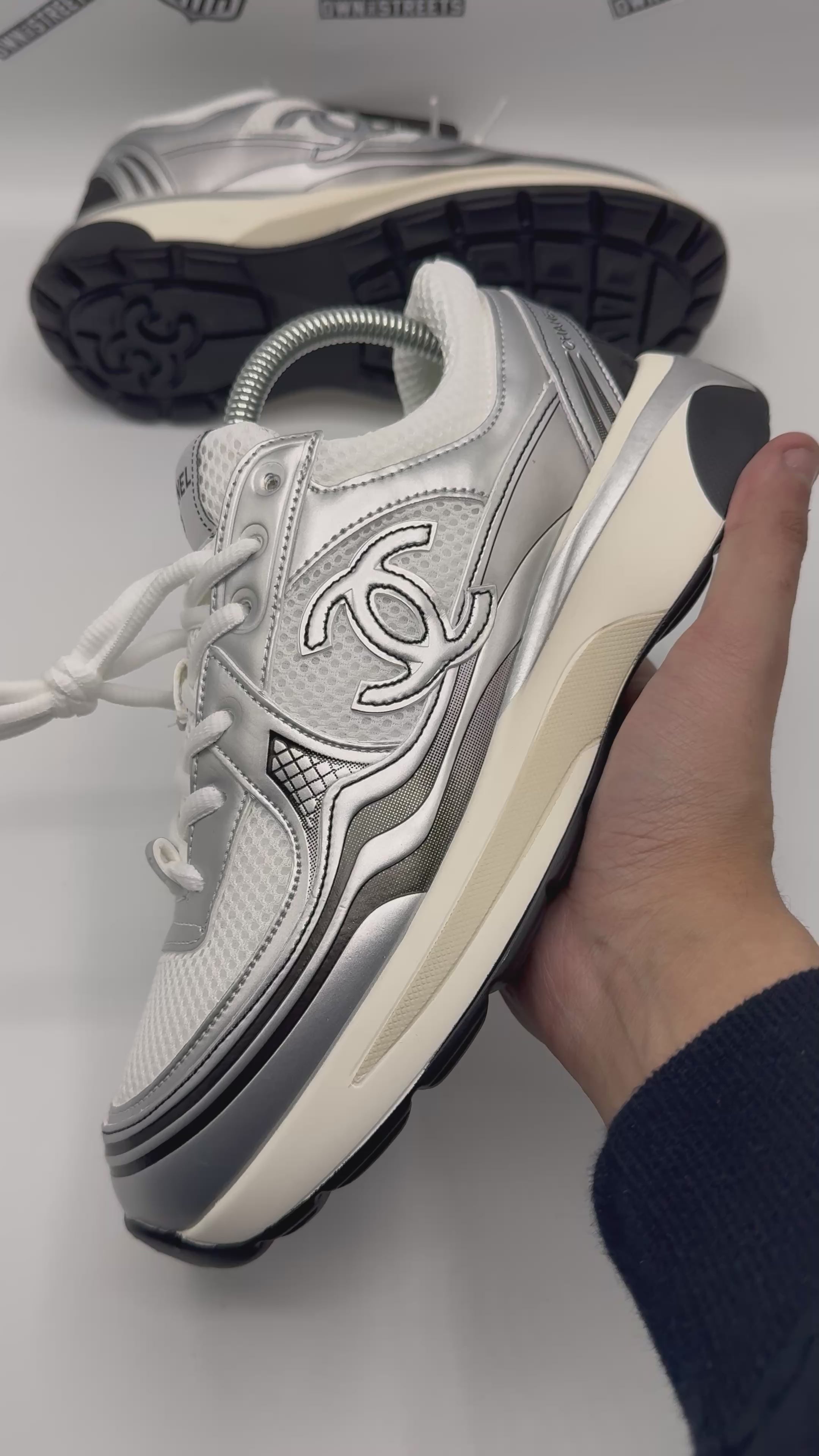 CHANEL CC RUNNER SILVER